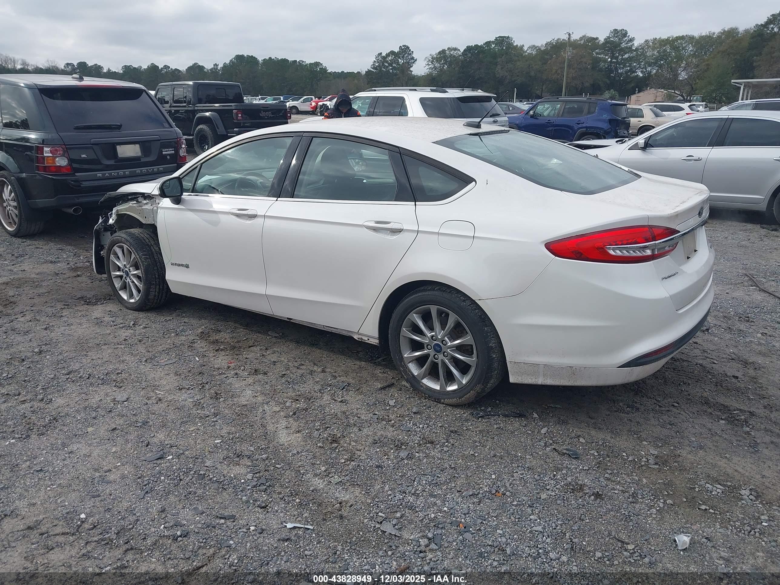FORD FUSION image 3