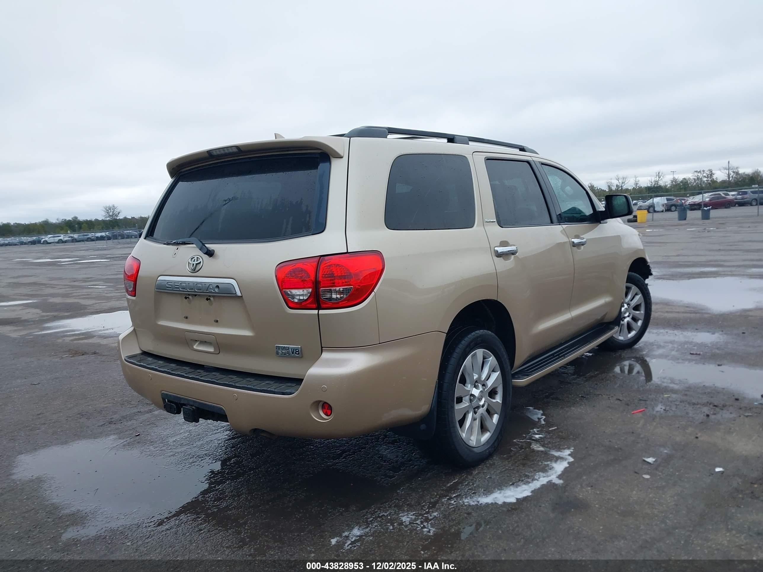 TOYOTA SEQUOIA image 4