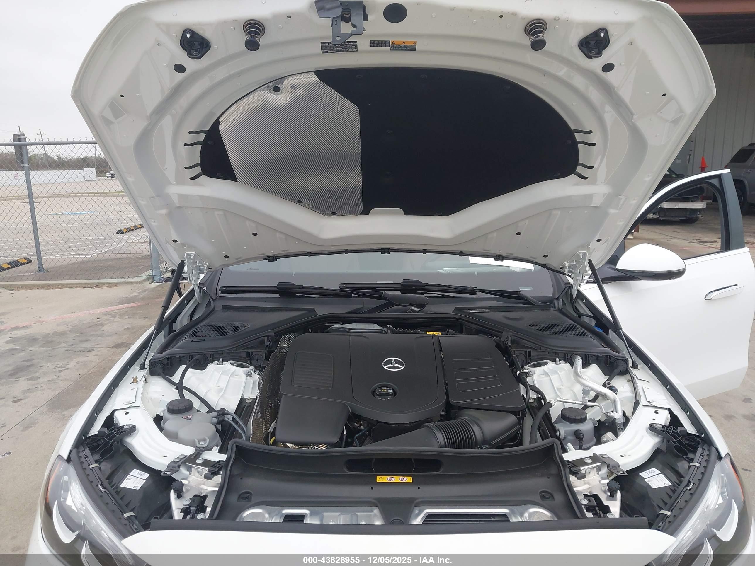 MERCEDES-BENZ E image 10