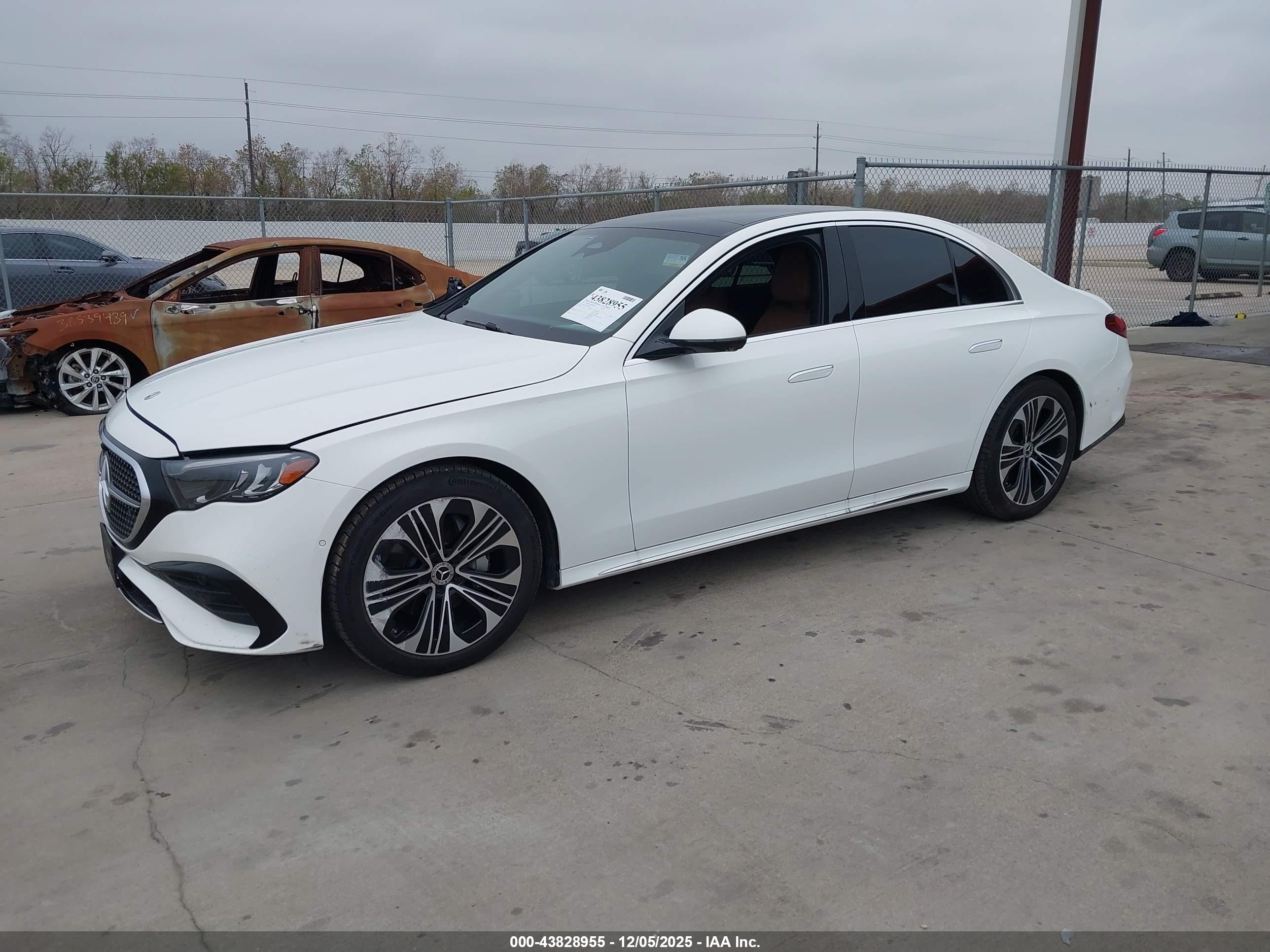 MERCEDES-BENZ E image 2