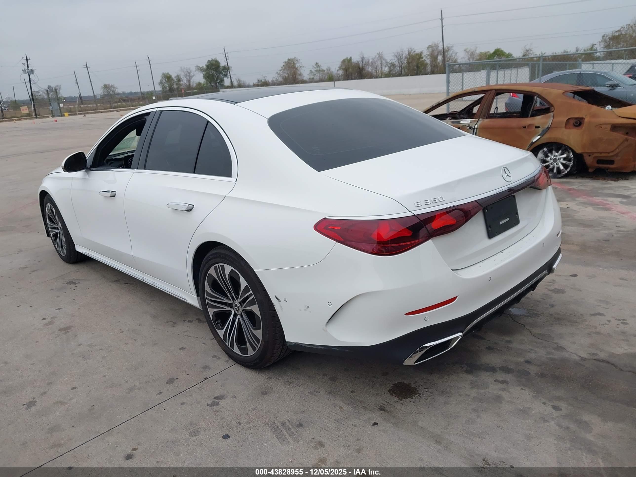 MERCEDES-BENZ E image 3