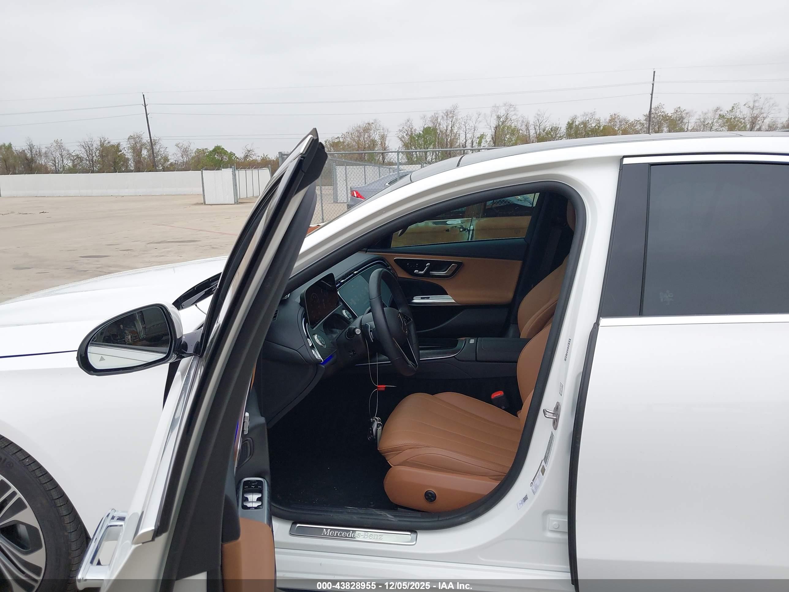 MERCEDES-BENZ E image 5