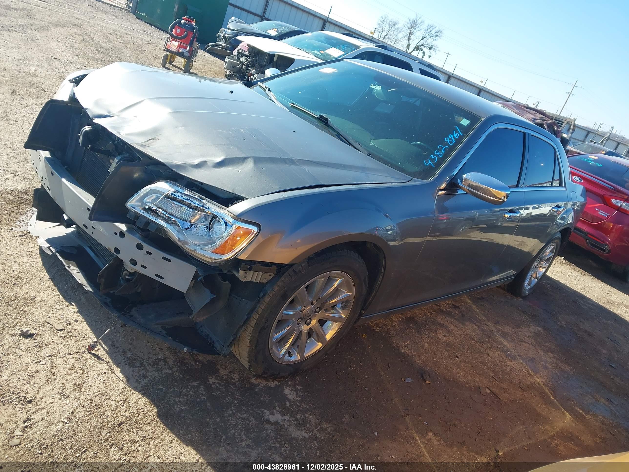 CHRYSLER 300 image 2