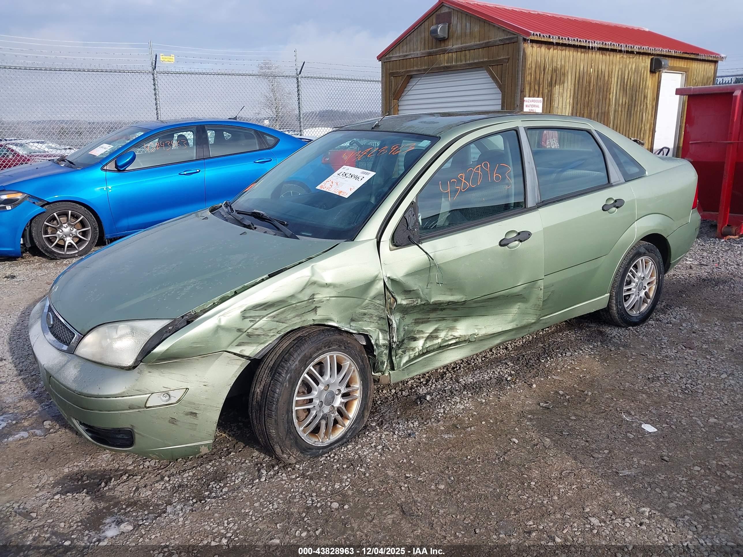 FORD FOCUS image 2