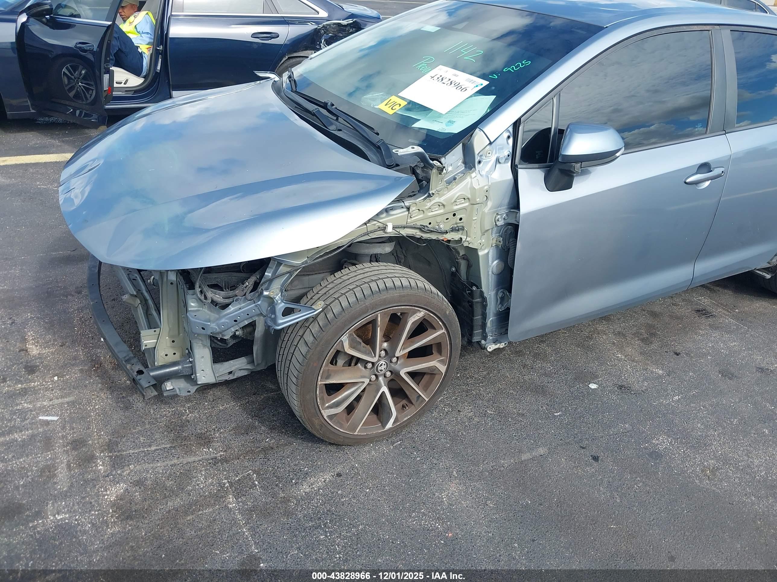 TOYOTA COROLLA image 6