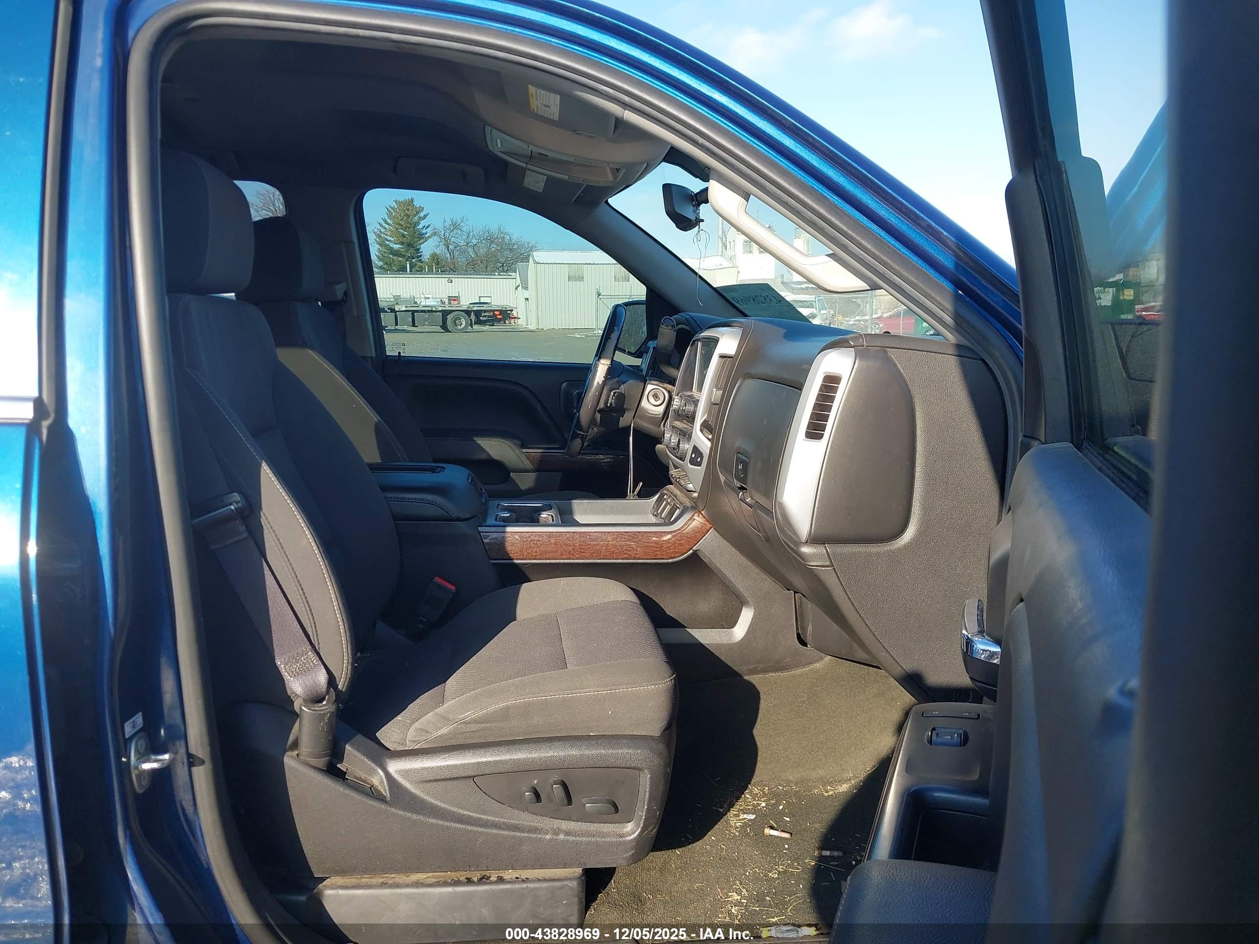 GMC SIERRA image 5