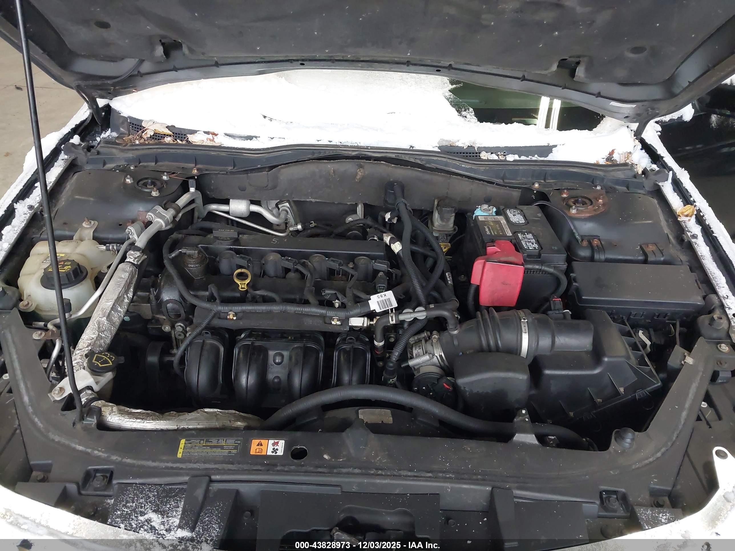FORD FUSION image 10