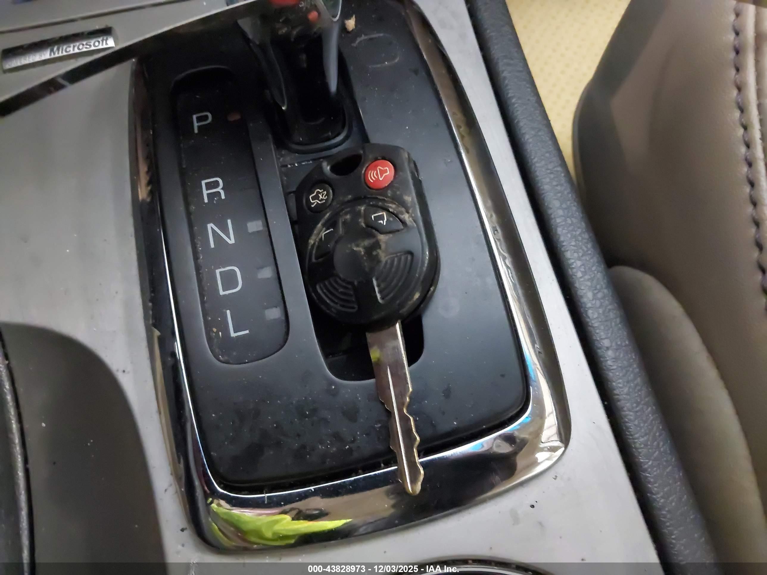 FORD FUSION image 11