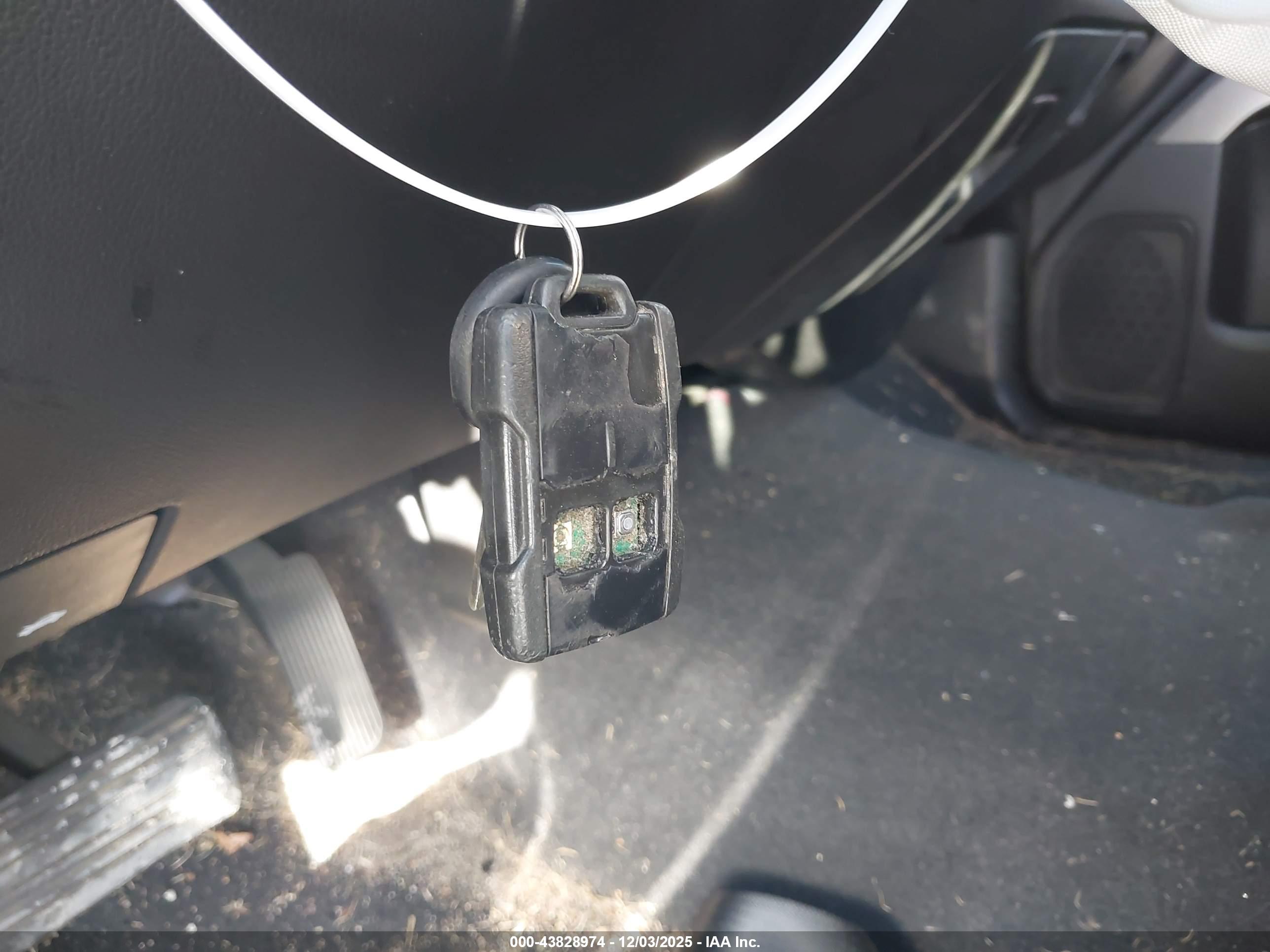 CHEVROLET SILVERADO image 11
