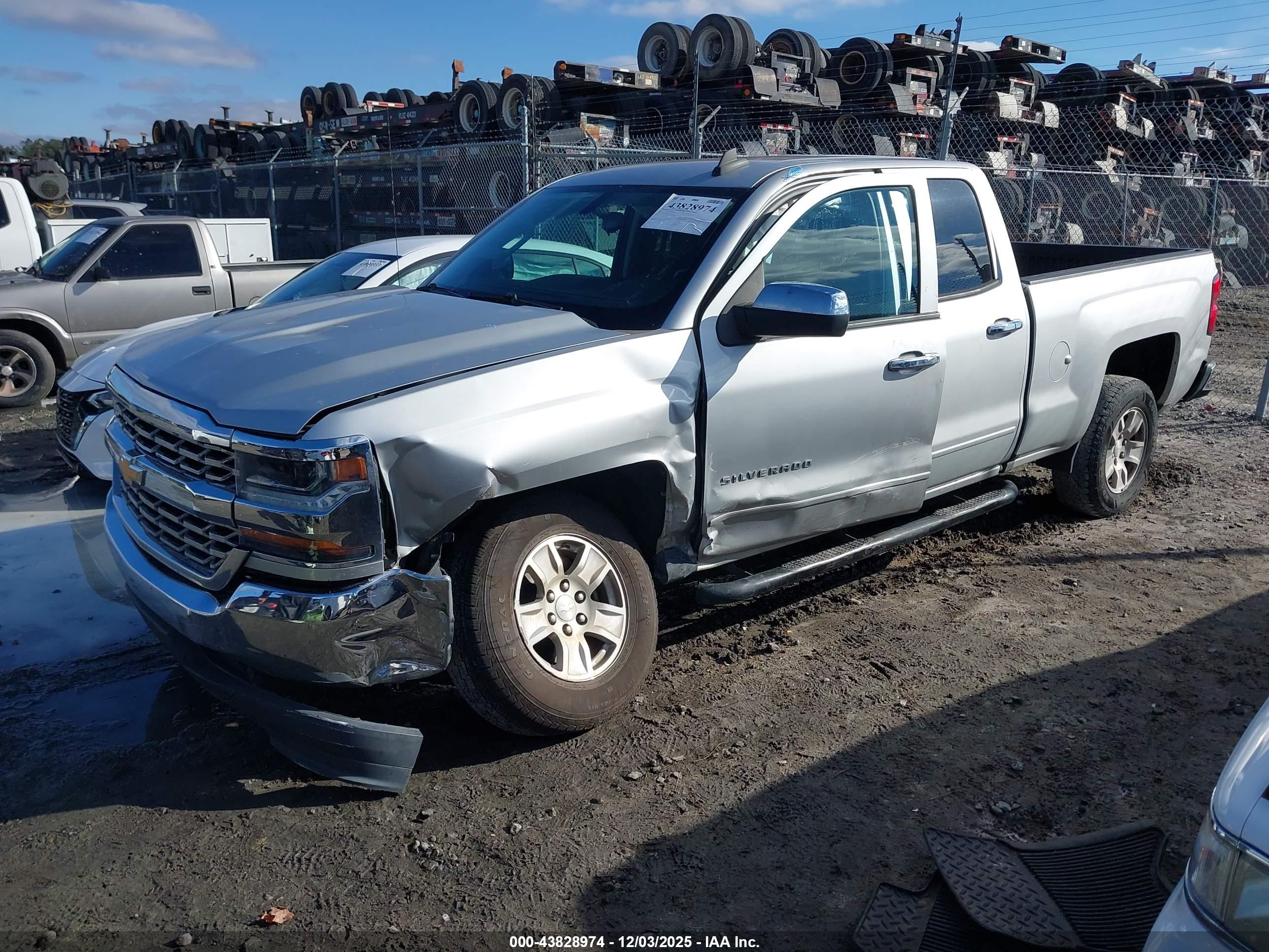 CHEVROLET SILVERADO image 2