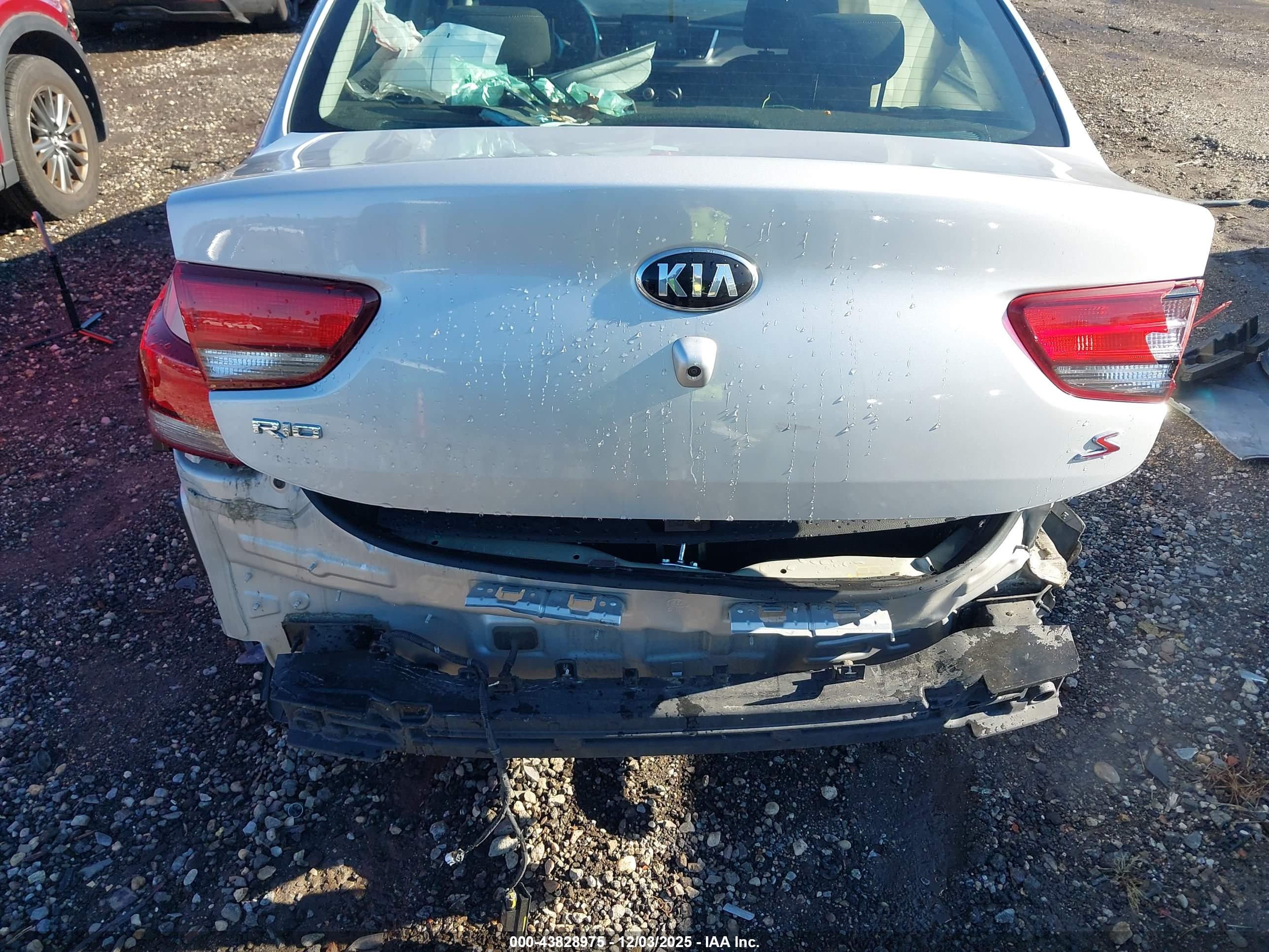 KIA RIO image 6