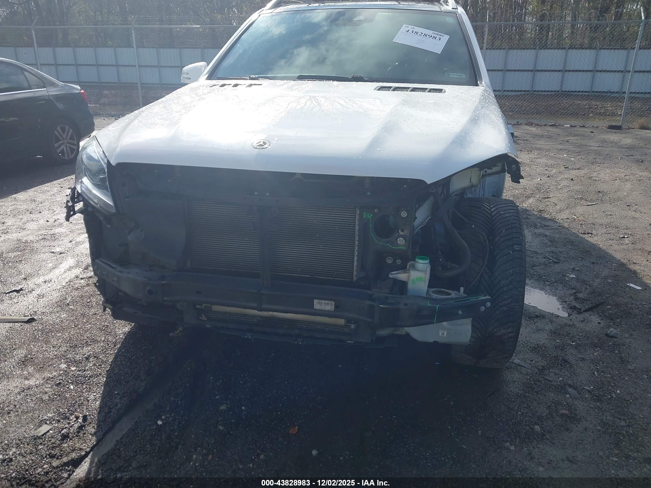 MERCEDES-BENZ GLS image 6