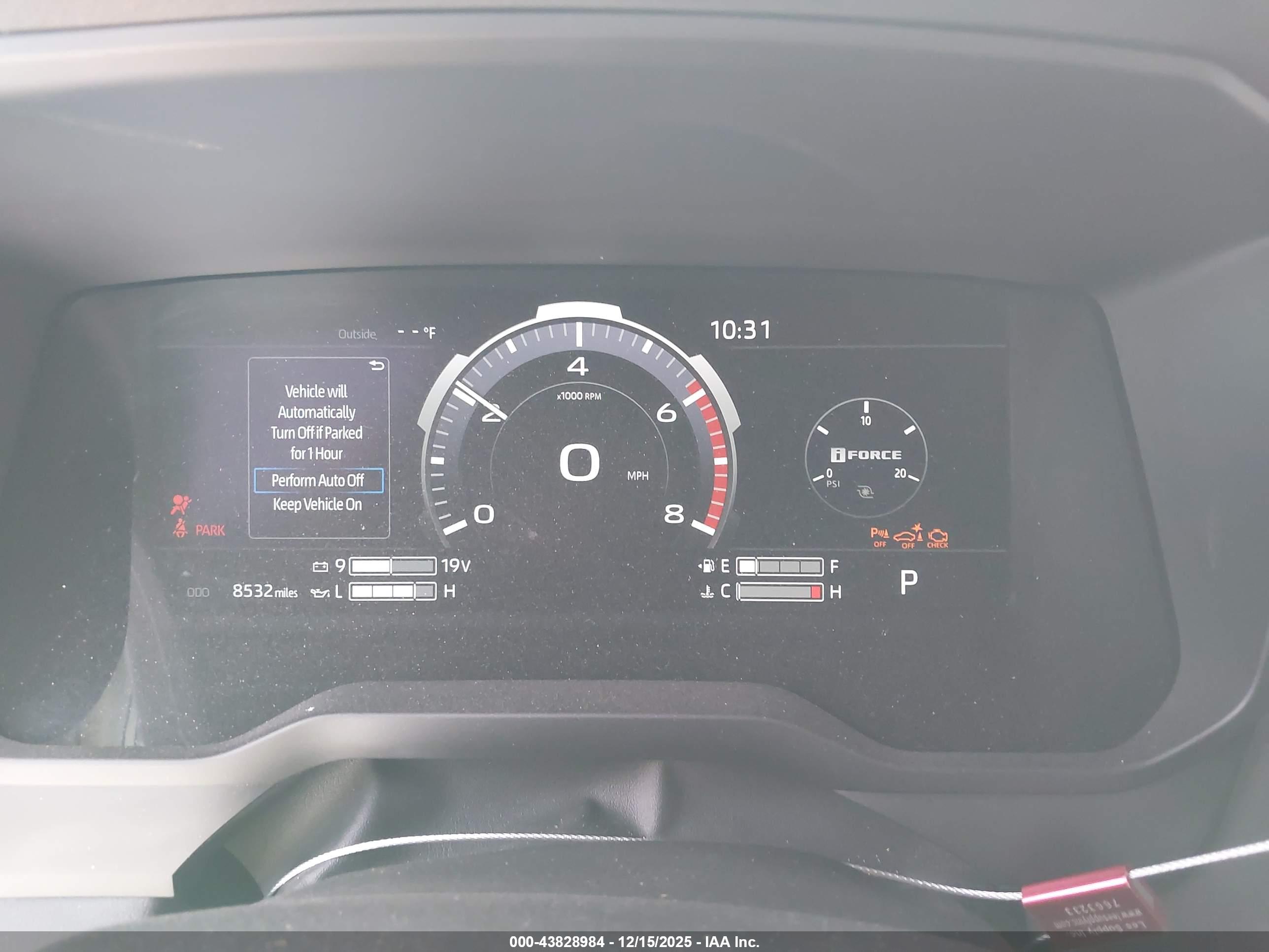 TOYOTA TUNDRA image 7