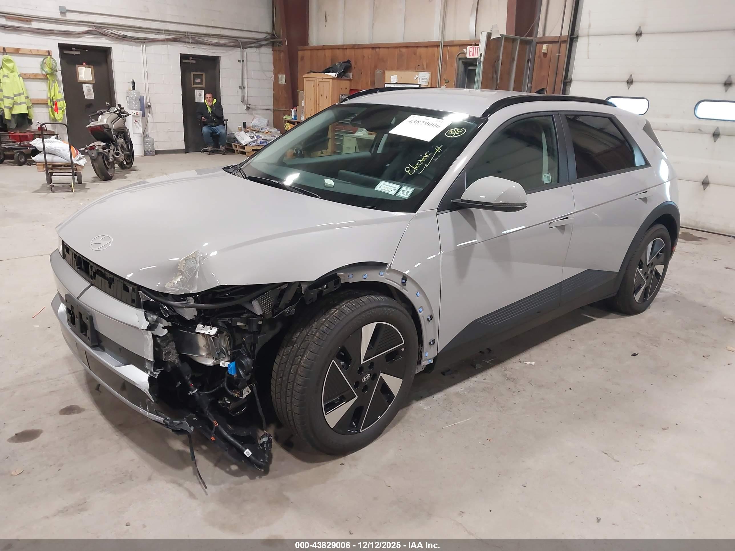 HYUNDAI IONIQ image 2