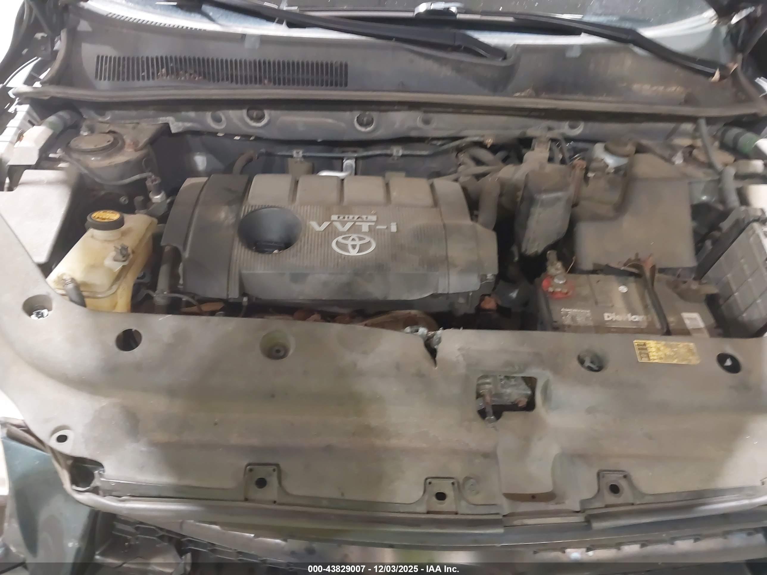 TOYOTA RAV4 image 10