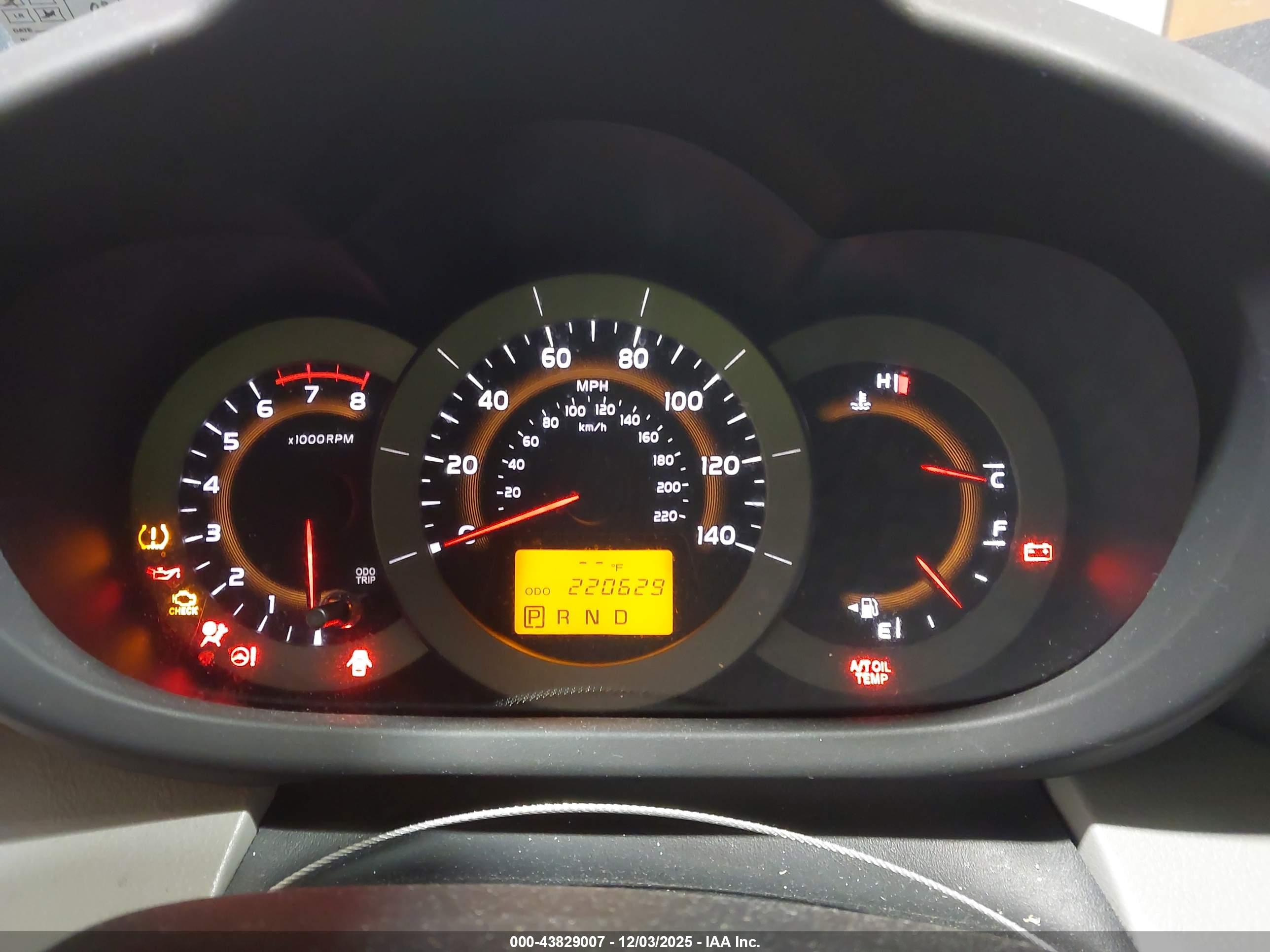 TOYOTA RAV4 image 7