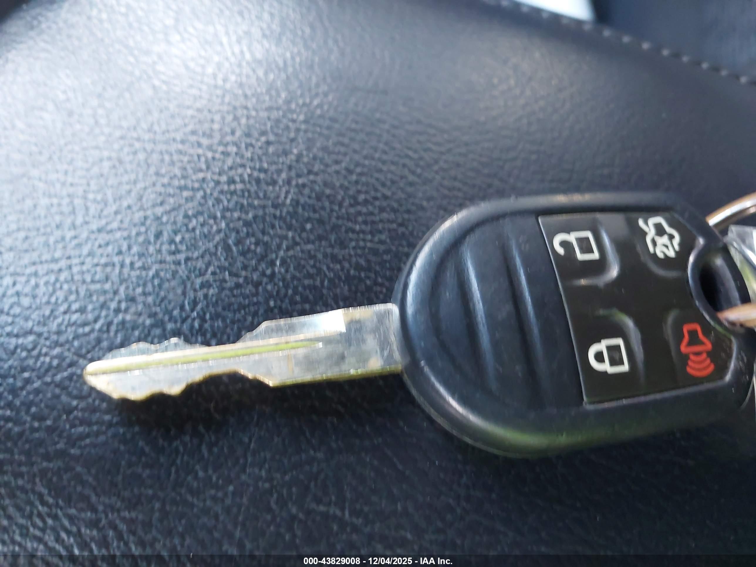 FORD EXPLORER image 11