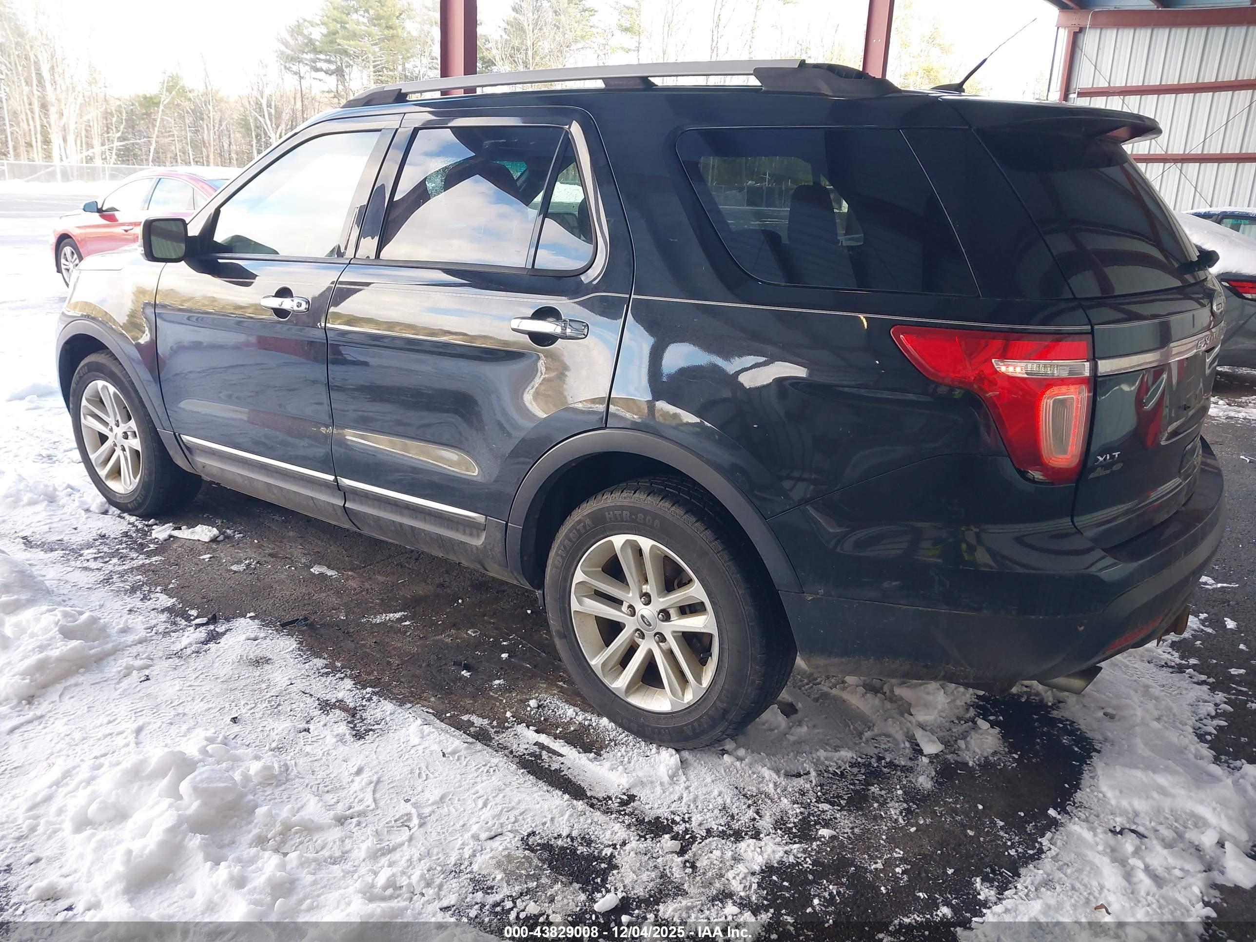FORD EXPLORER image 3