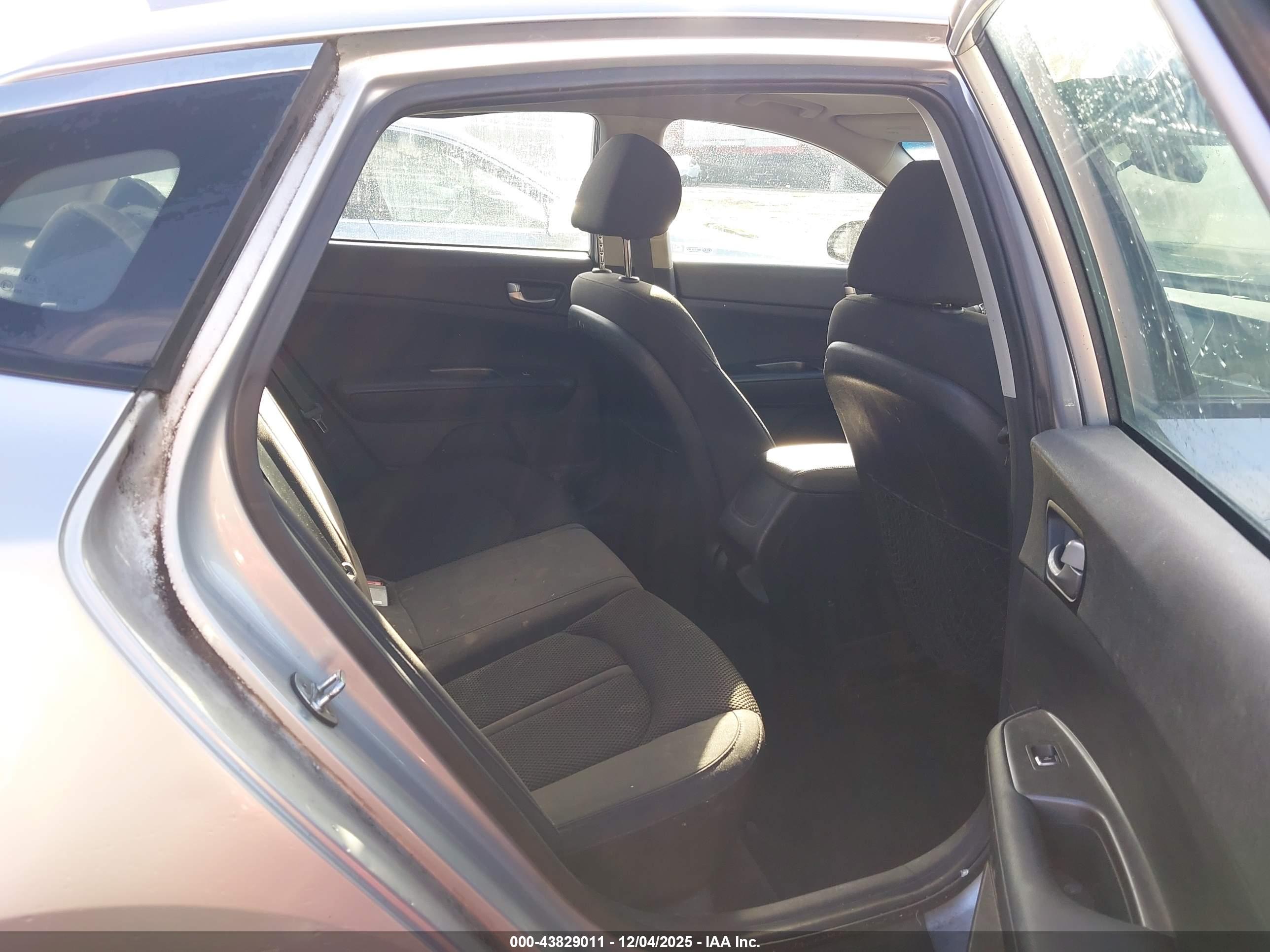 KIA OPTIMA image 8