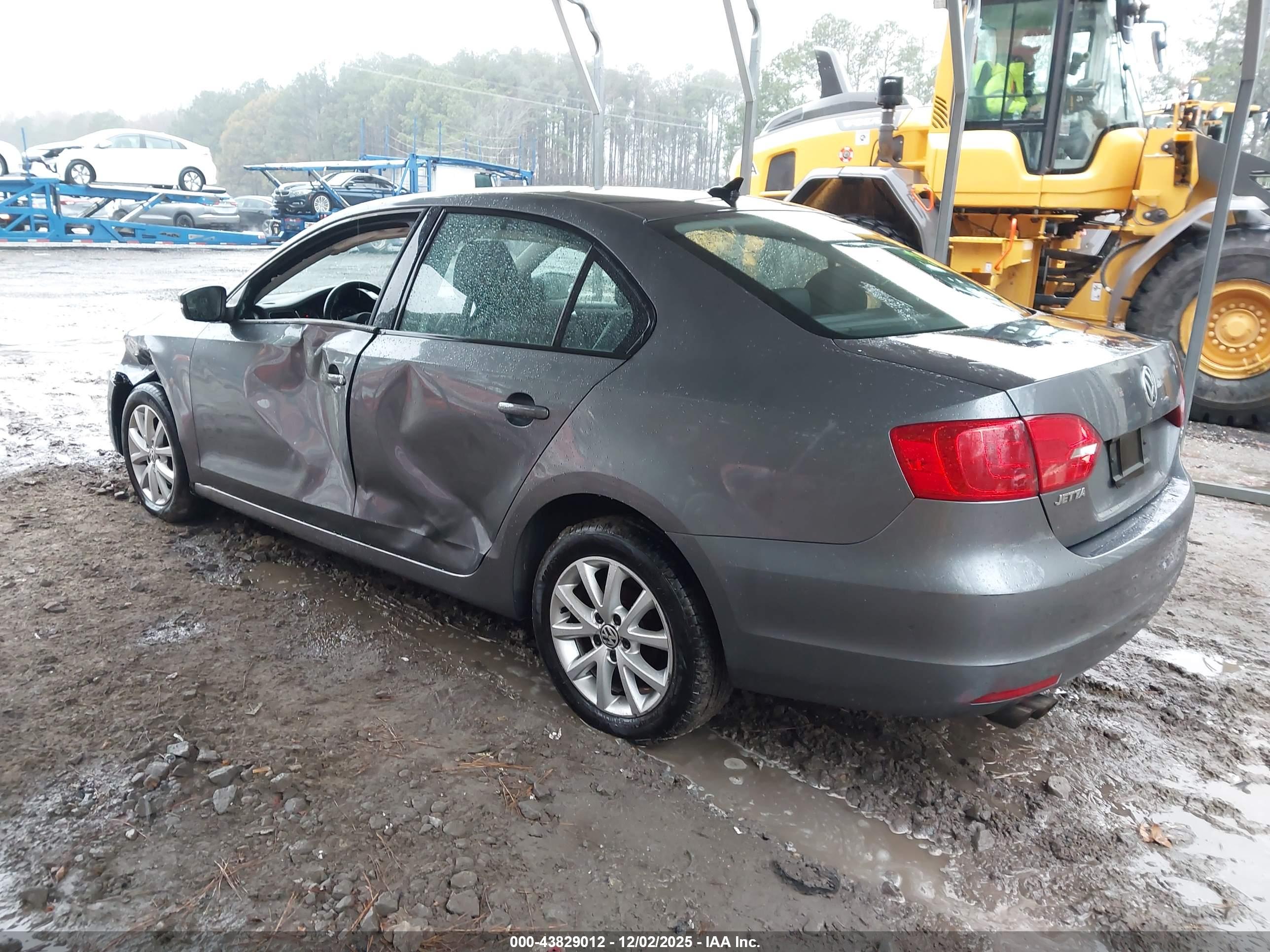VOLKSWAGEN JETTA image 3