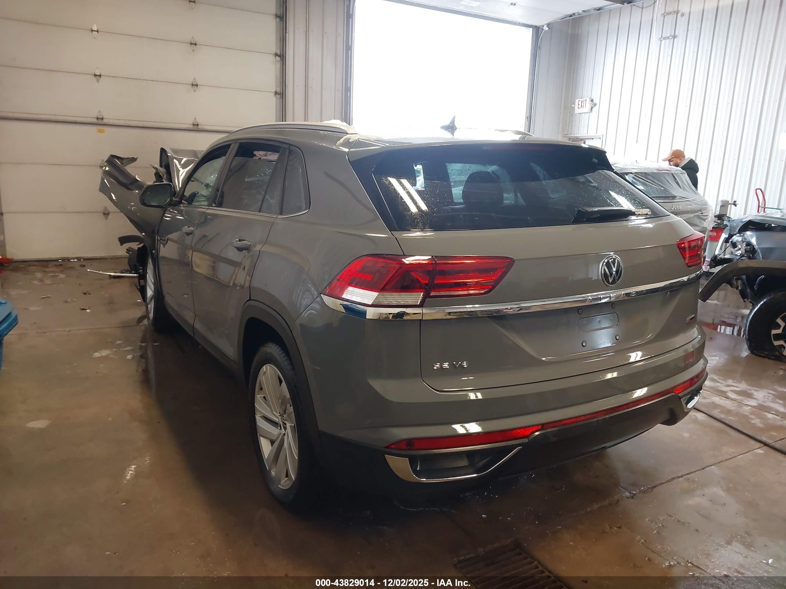 VOLKSWAGEN ATLAS image 3