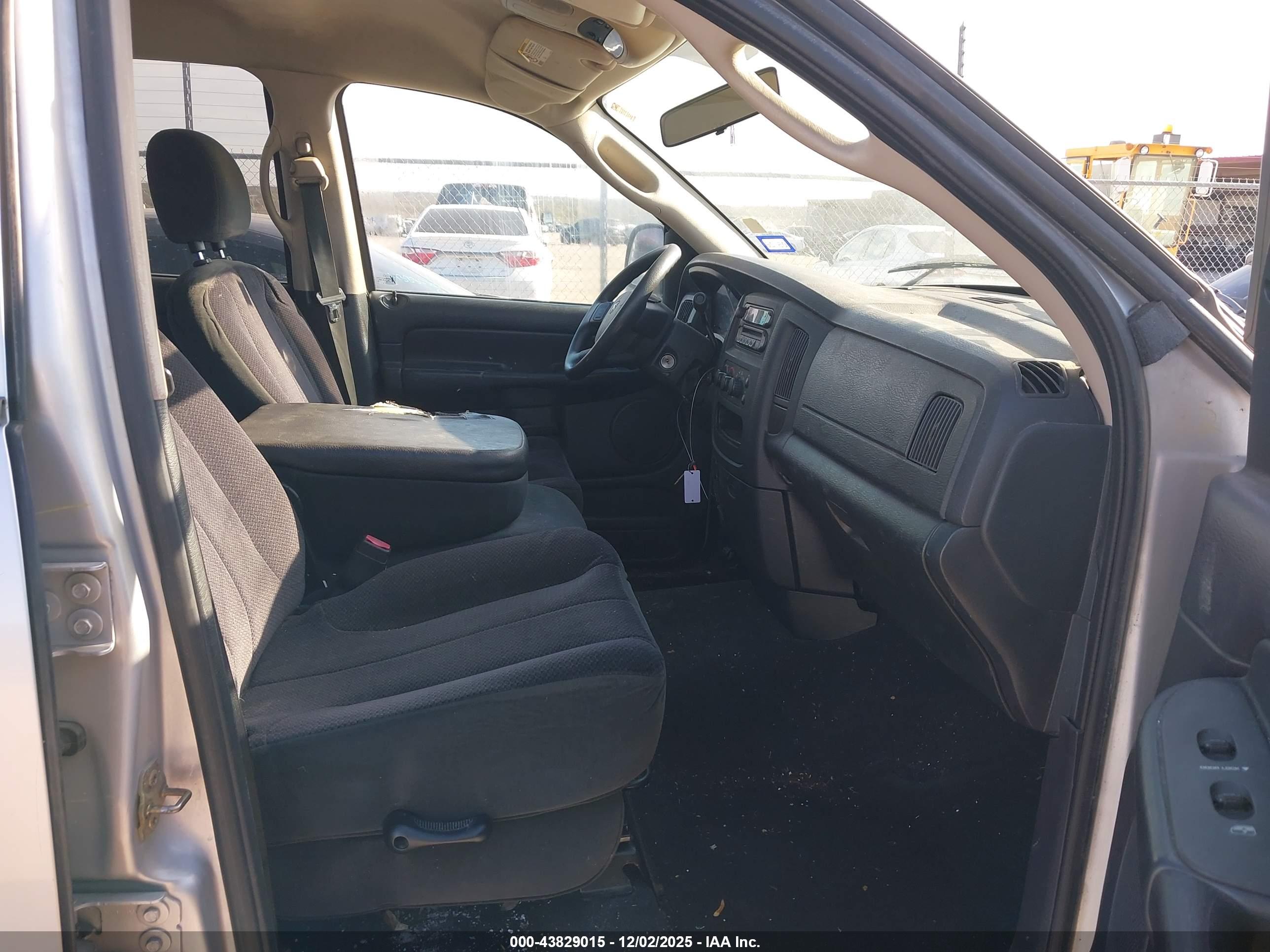 DODGE RAM image 5