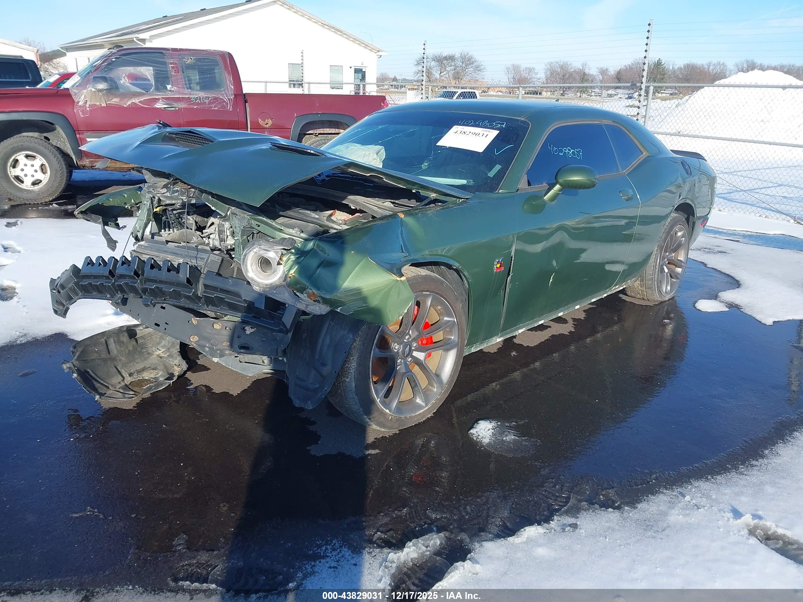 DODGE CHALLENGER image 2