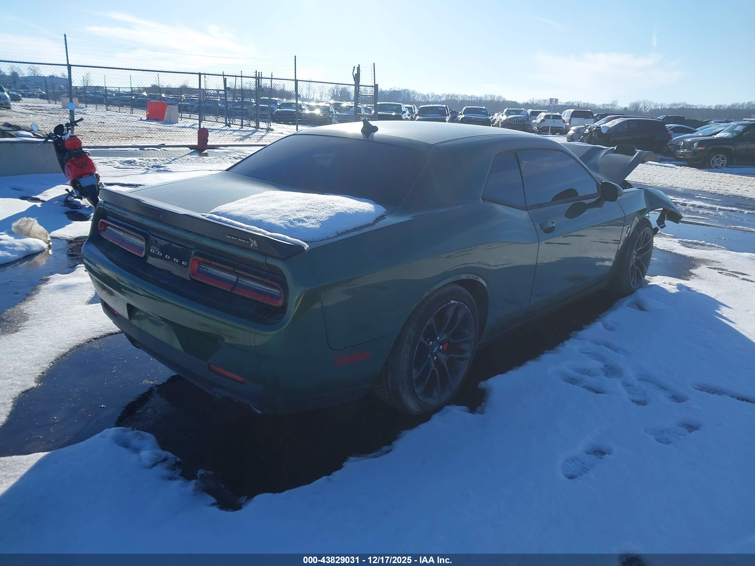 DODGE CHALLENGER image 4