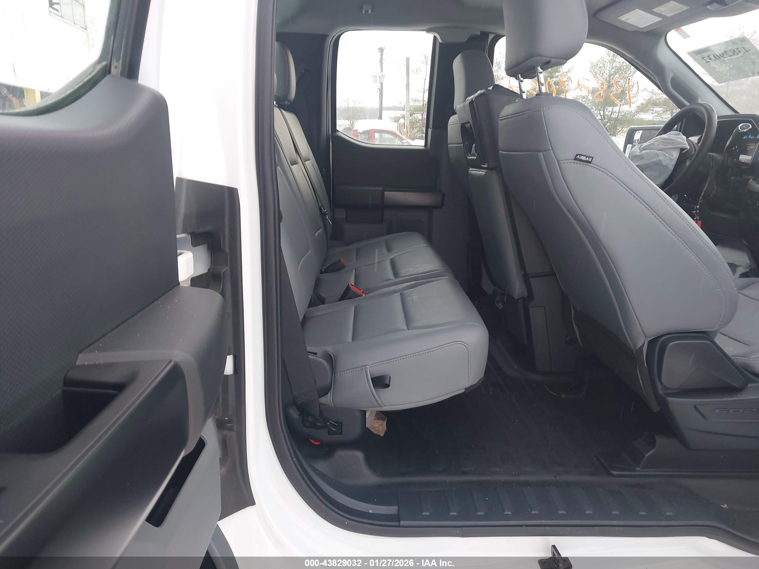 FORD F-150 image 8