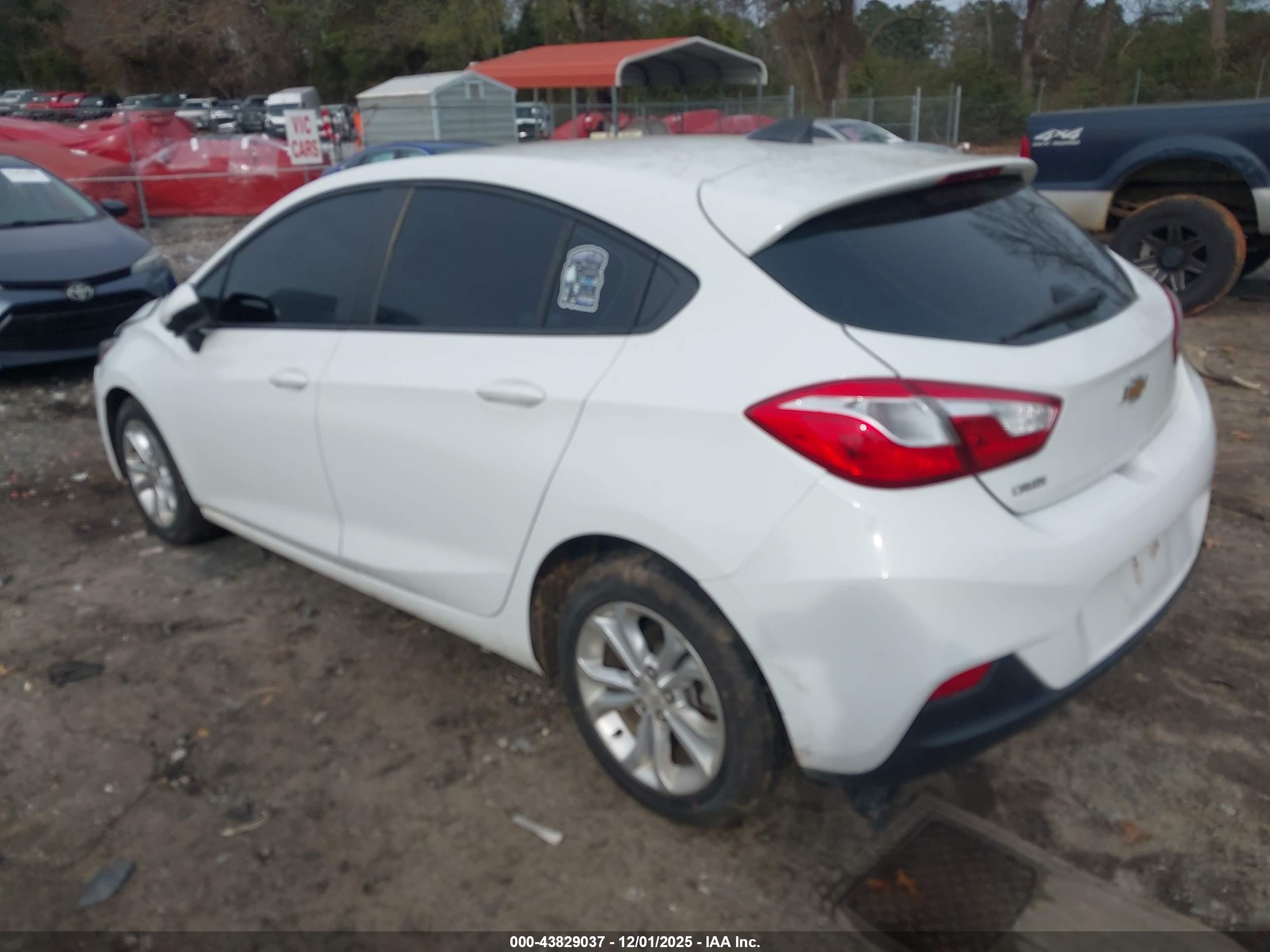 CHEVROLET CRUZE image 3