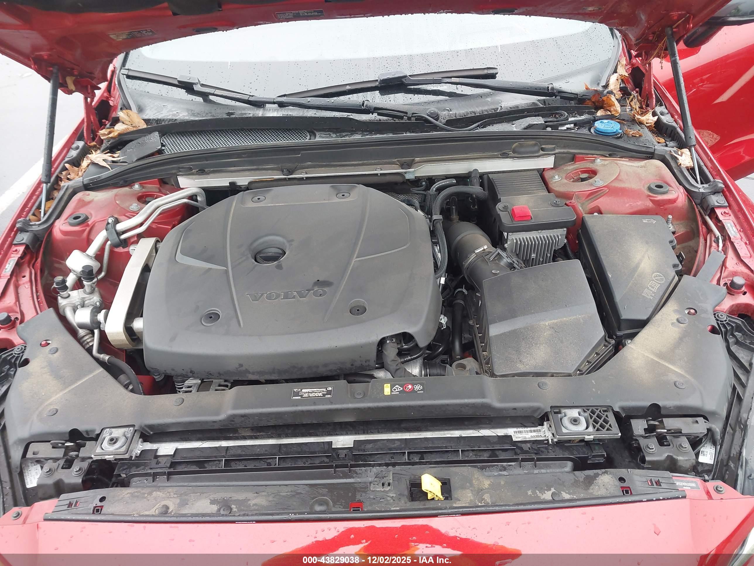 VOLVO S60 image 10
