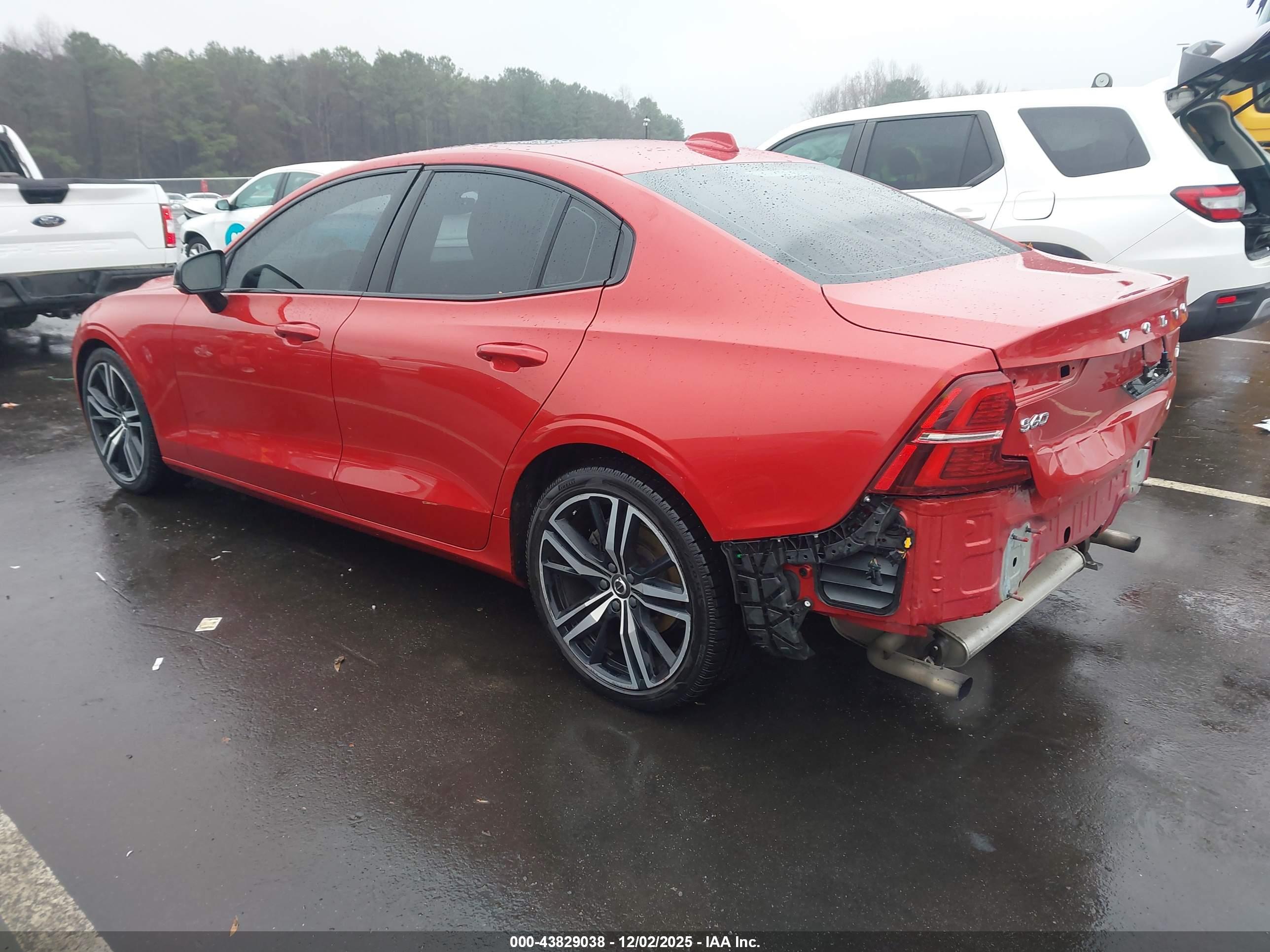 VOLVO S60 image 3