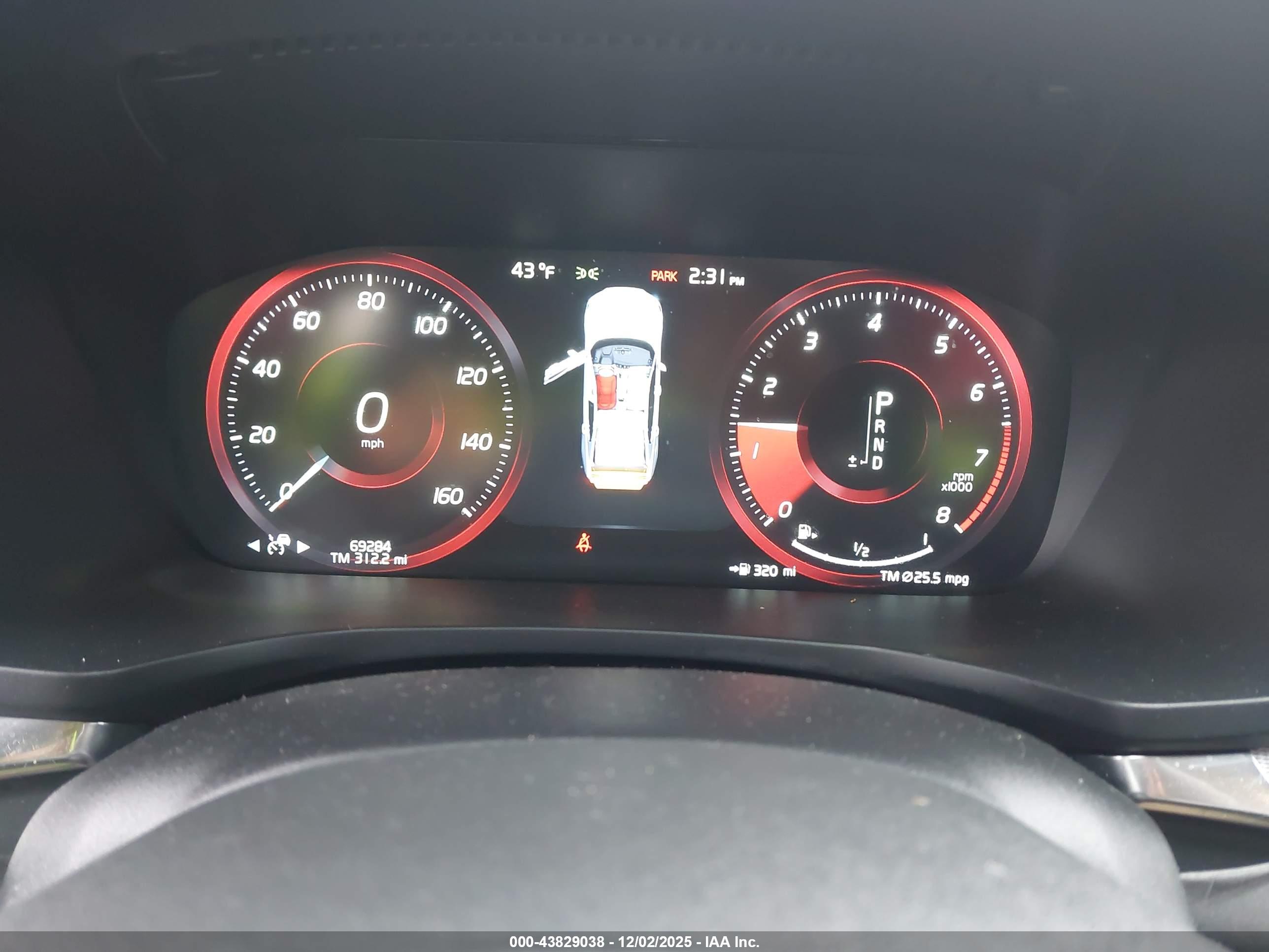 VOLVO S60 image 7