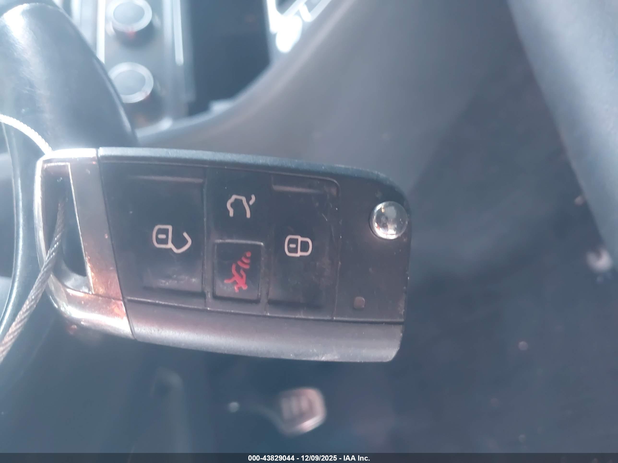 VOLKSWAGEN GOLF image 11