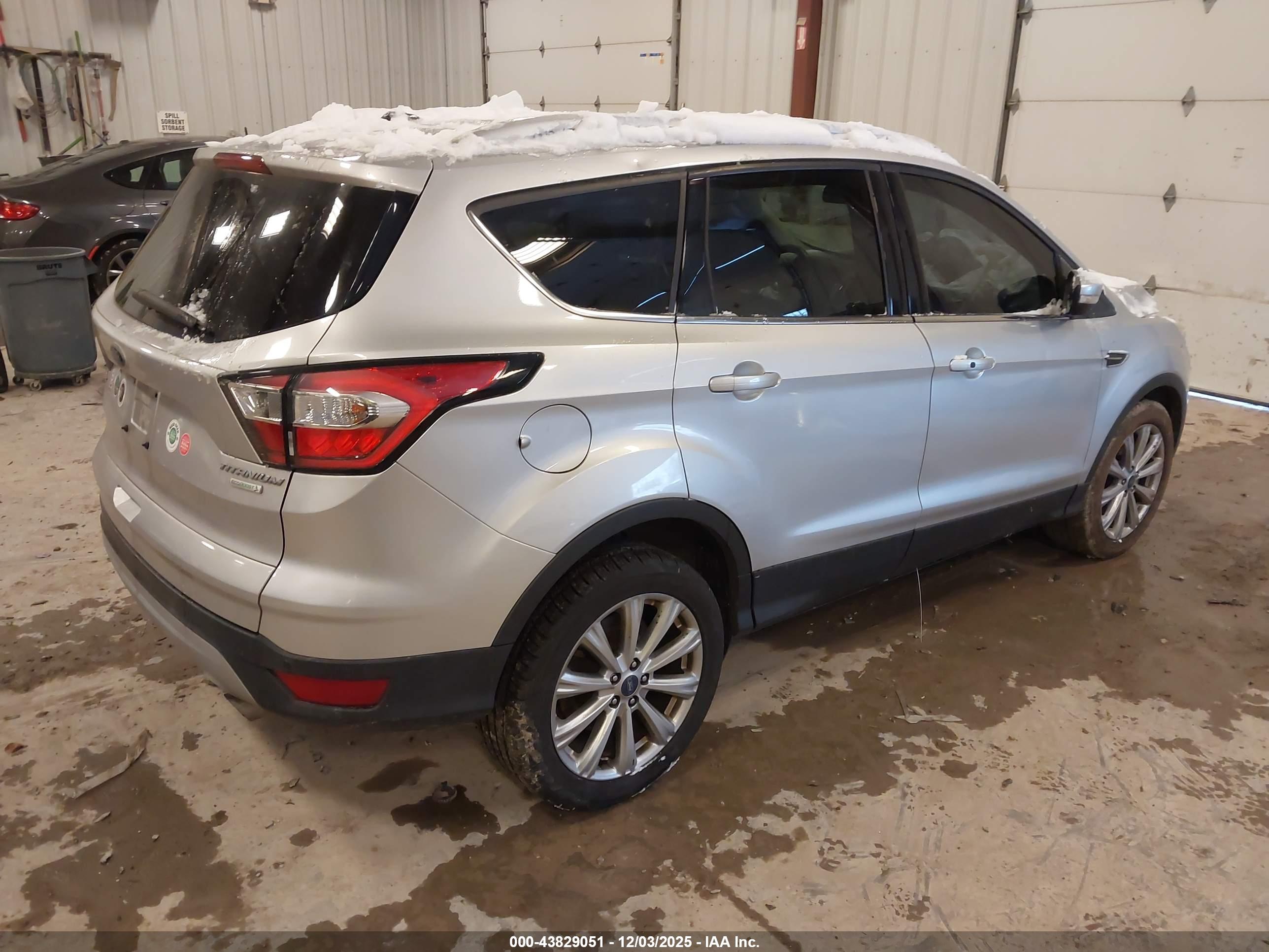 FORD ESCAPE image 4