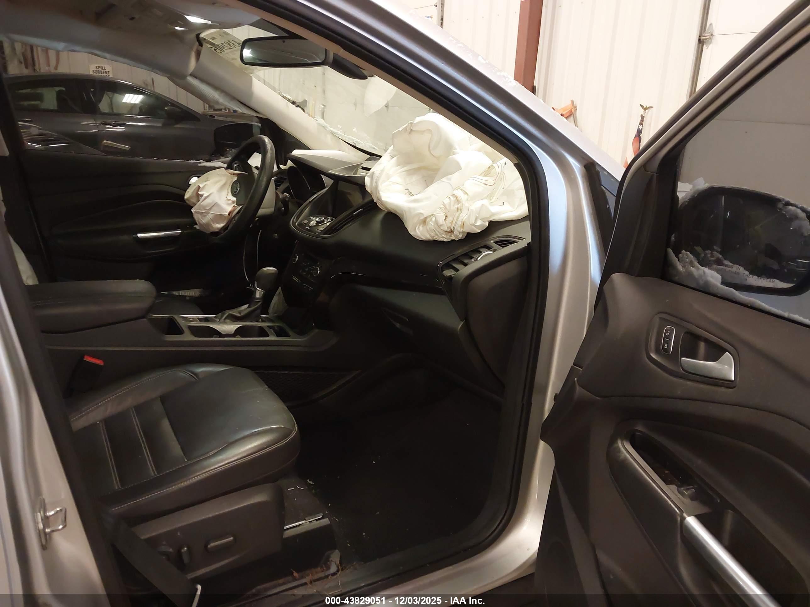 FORD ESCAPE image 5
