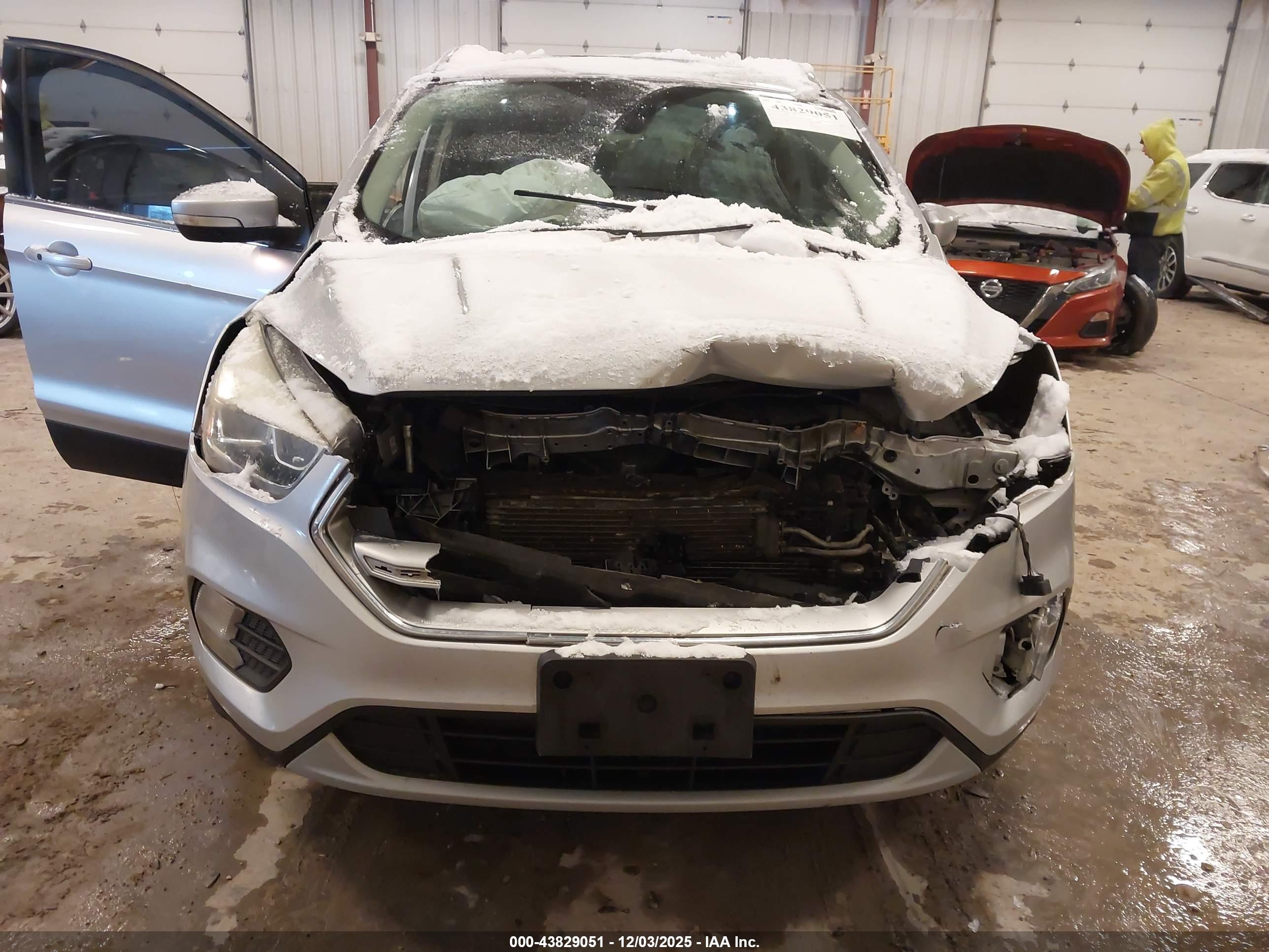 FORD ESCAPE image 6