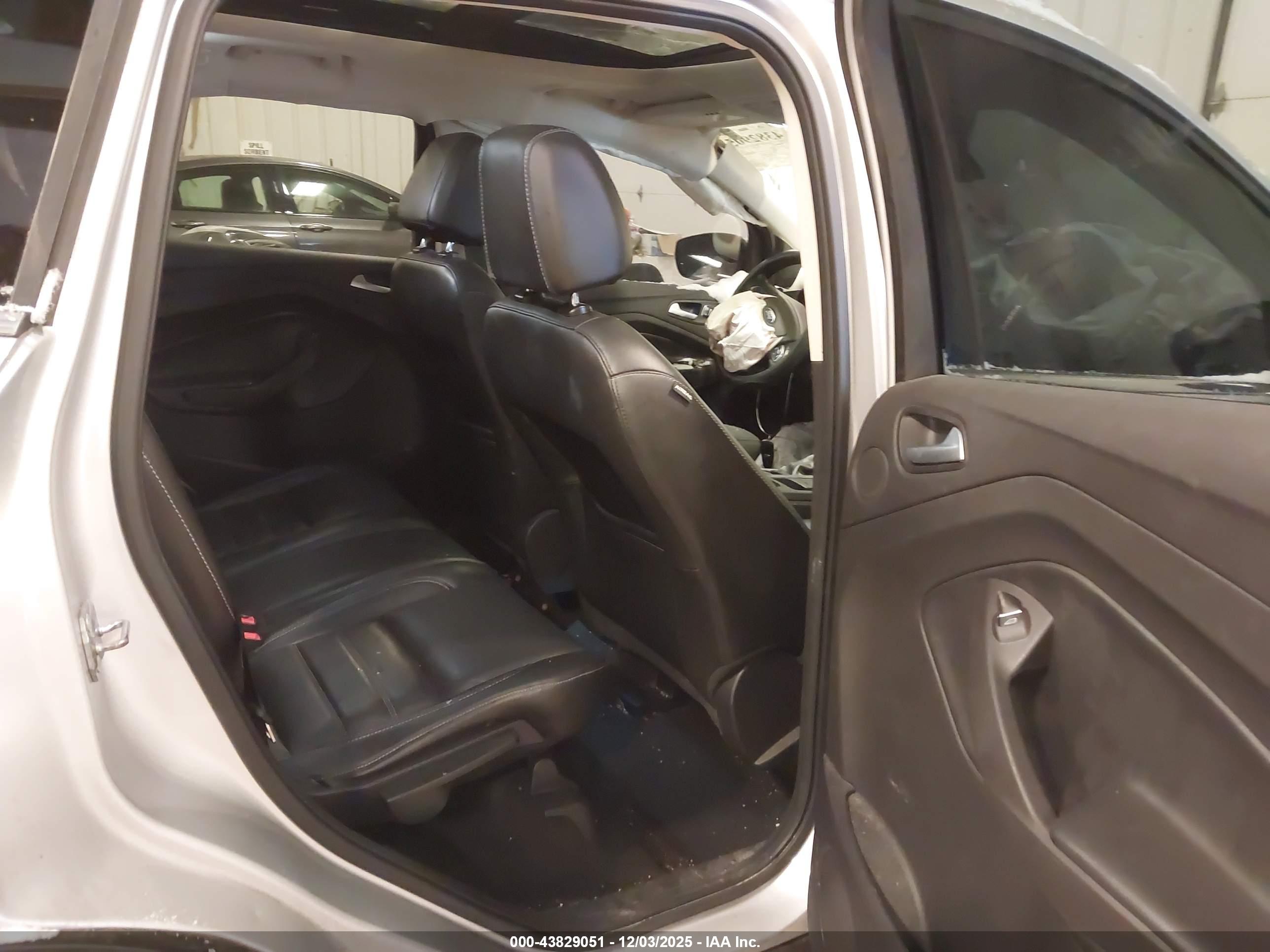 FORD ESCAPE image 8
