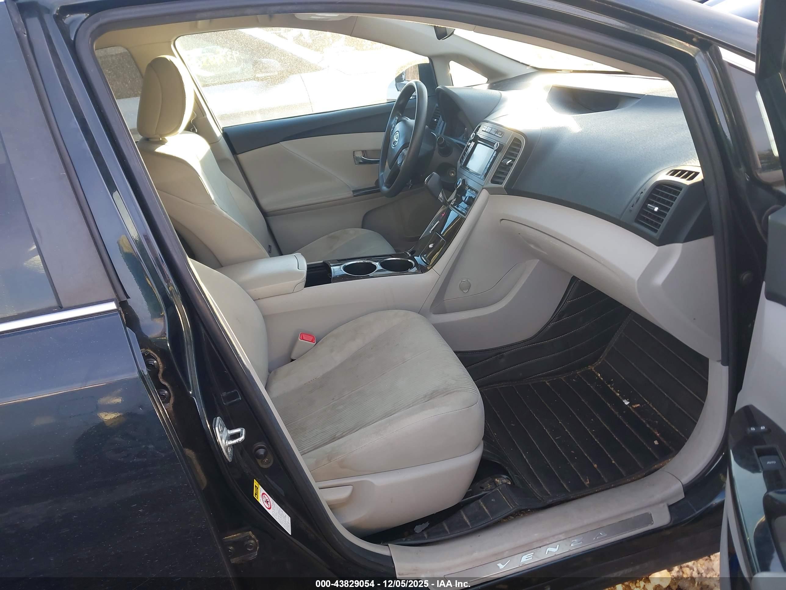 TOYOTA VENZA image 5