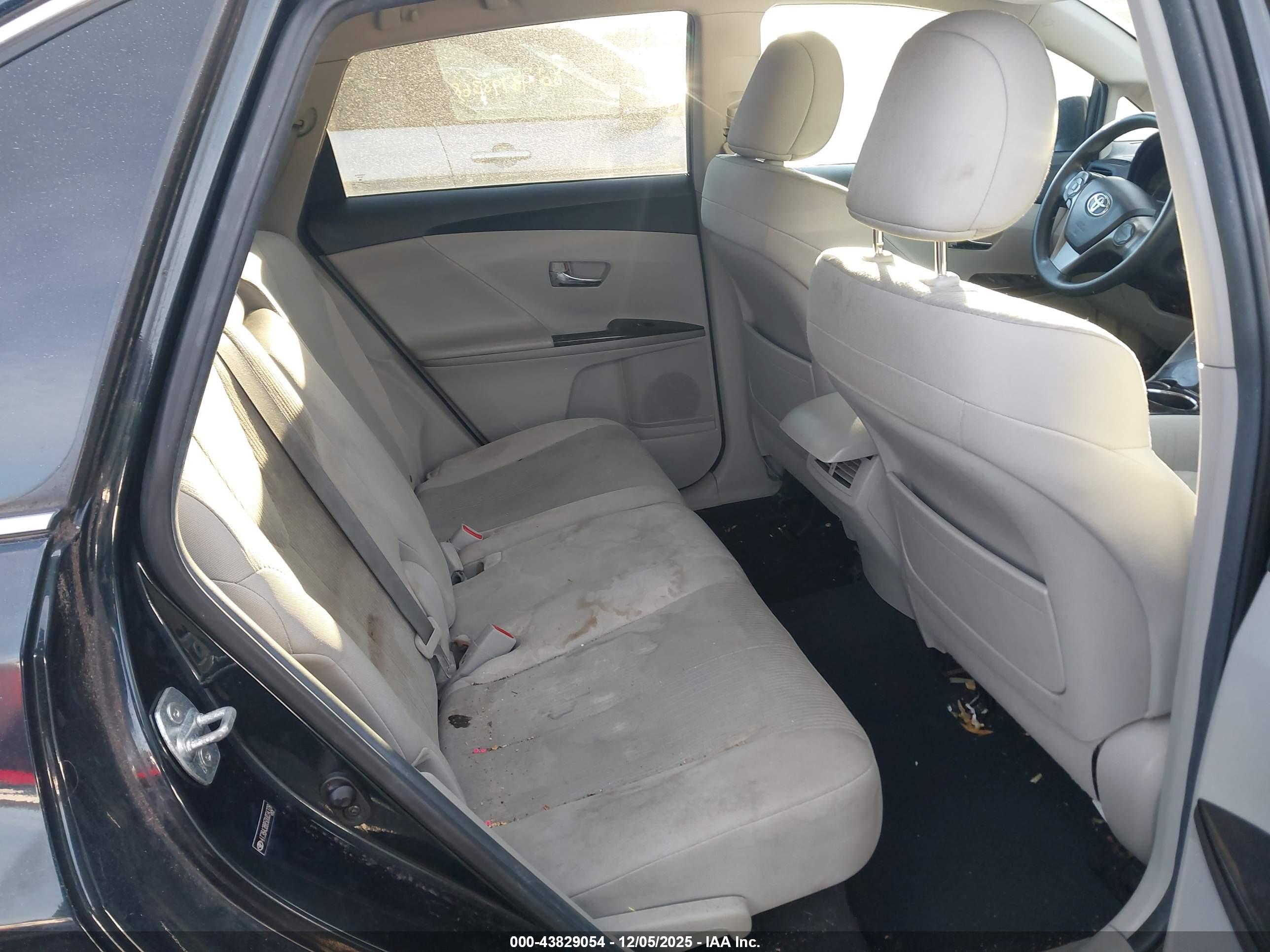 TOYOTA VENZA image 8