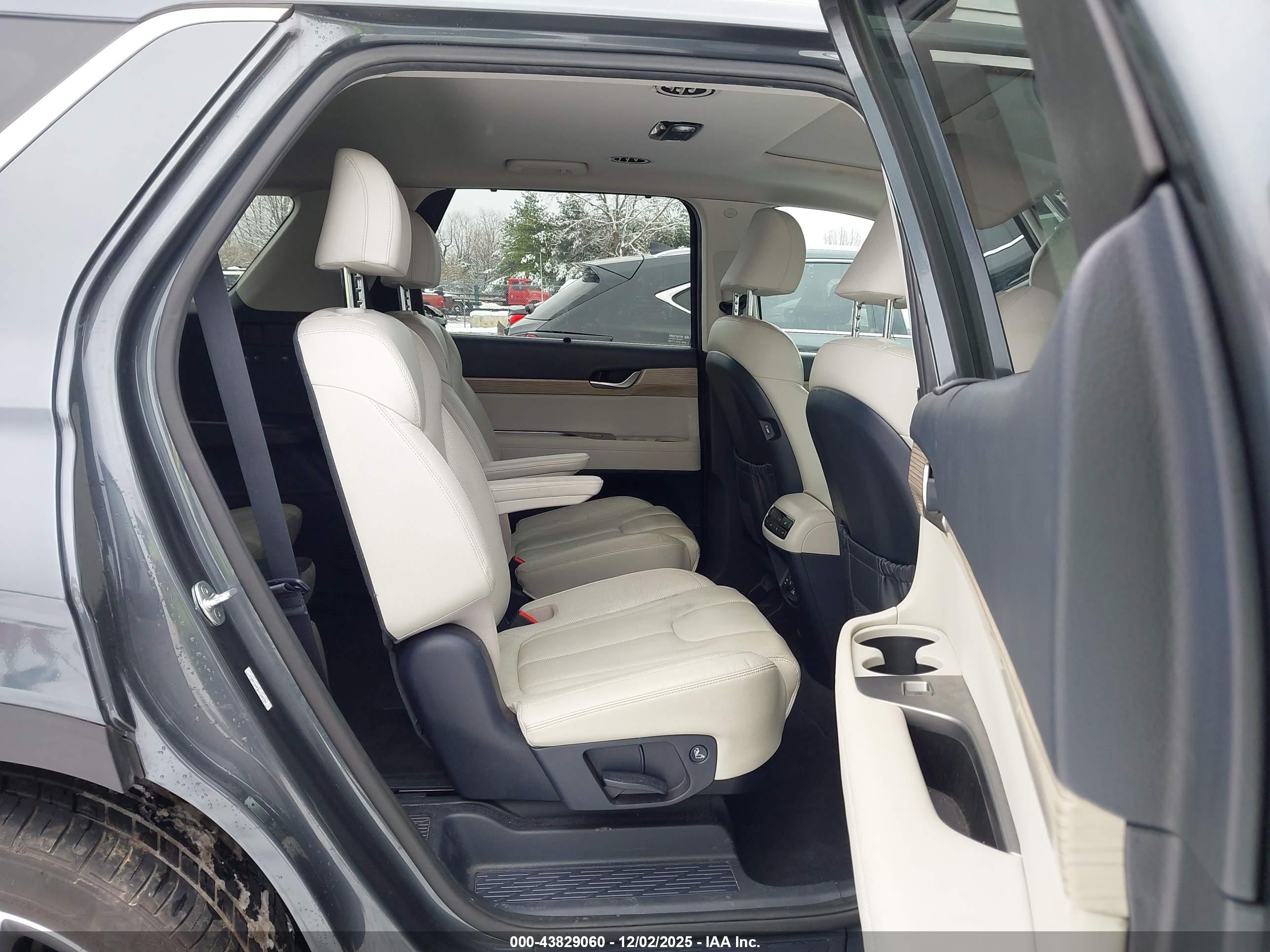 HYUNDAI PALISADE image 8