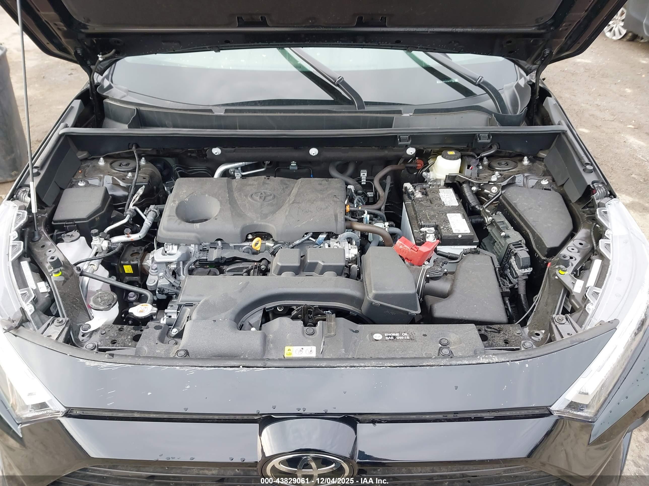 TOYOTA RAV4 image 10