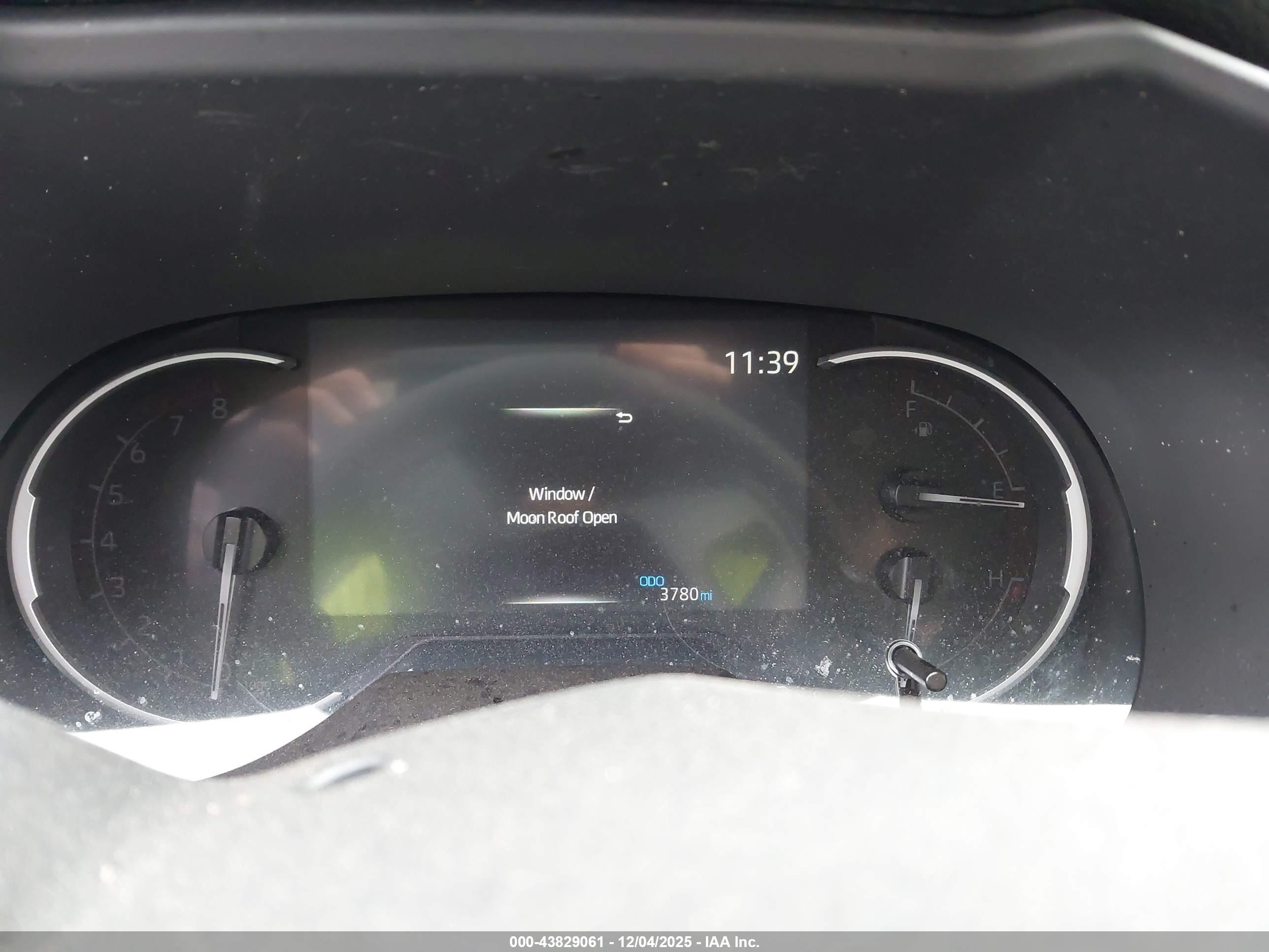 TOYOTA RAV4 image 7