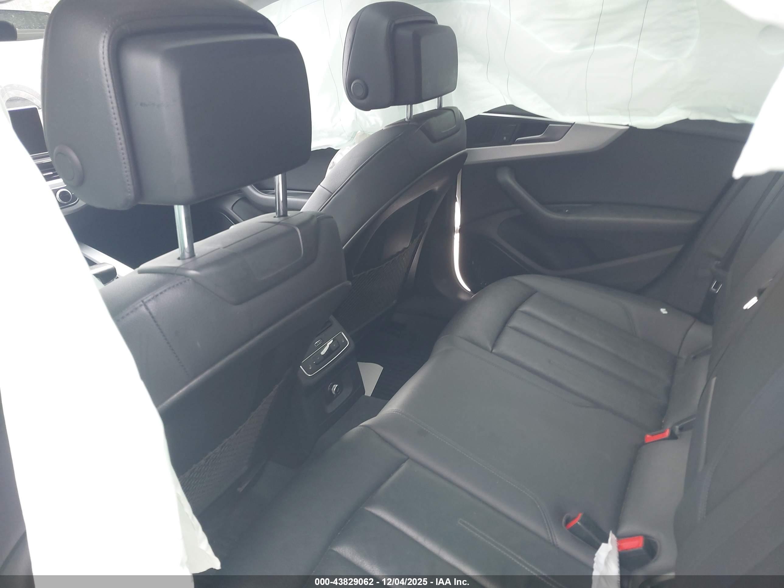 AUDI A4 image 8