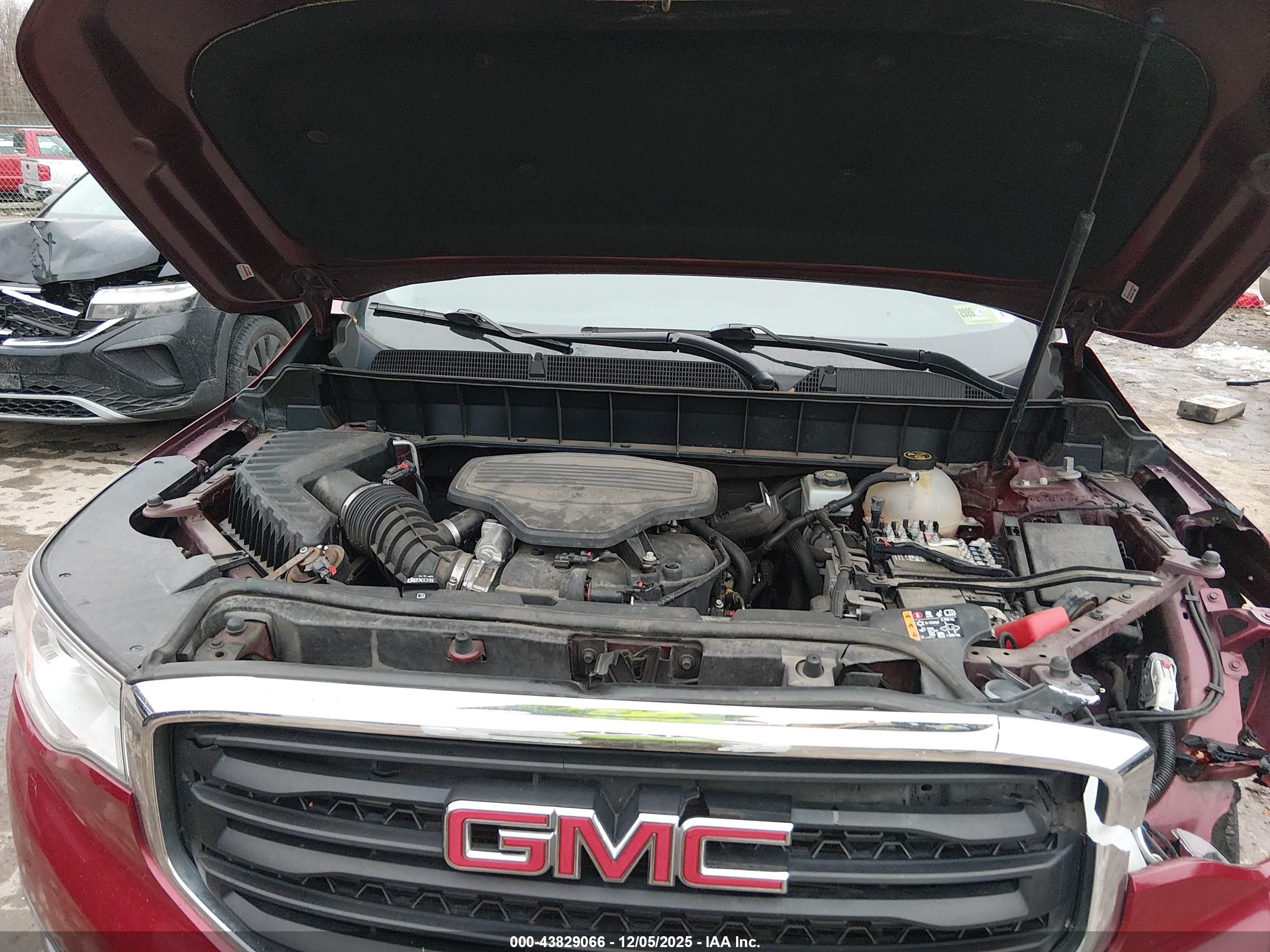 GMC ACADIA image 10
