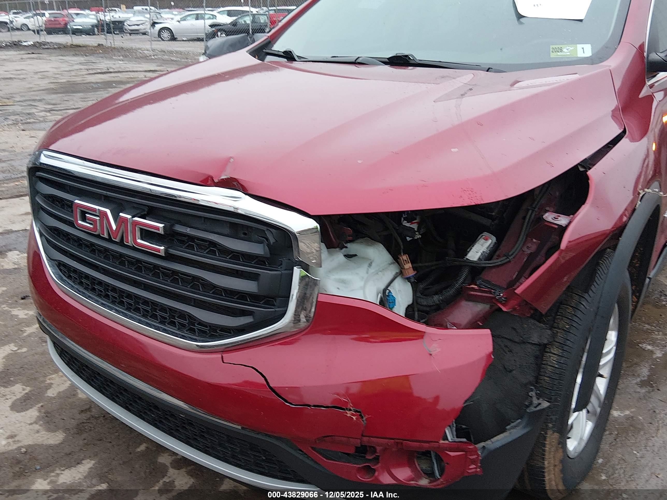 GMC ACADIA image 6