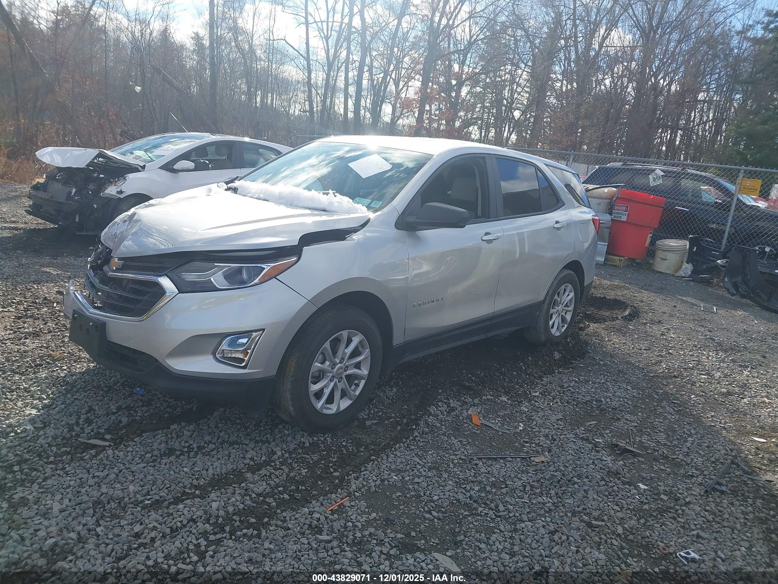 CHEVROLET EQUINOX image 2