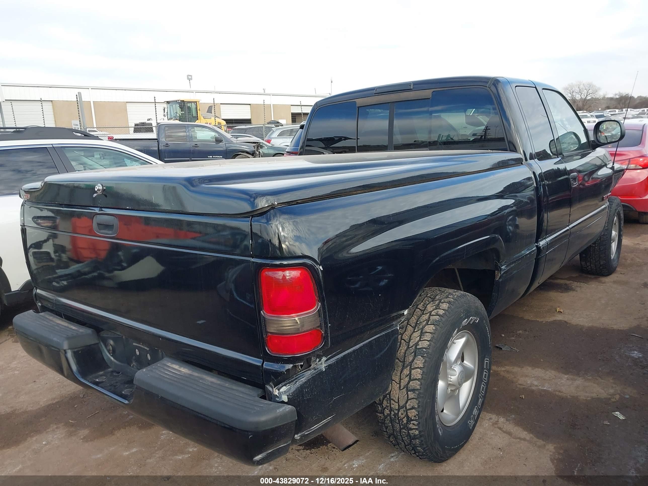 DODGE RAM image 4