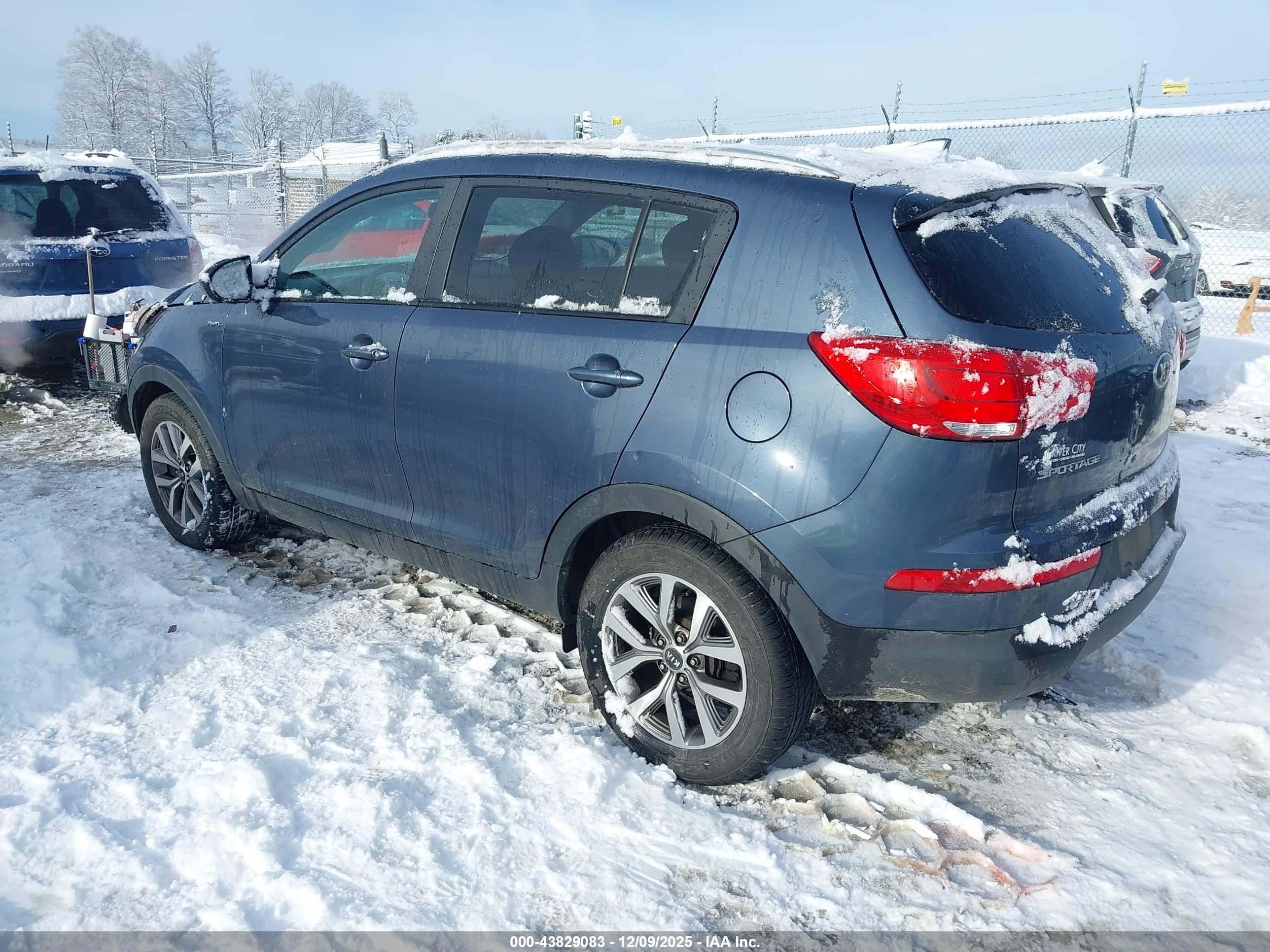 KIA SPORTAGE image 3