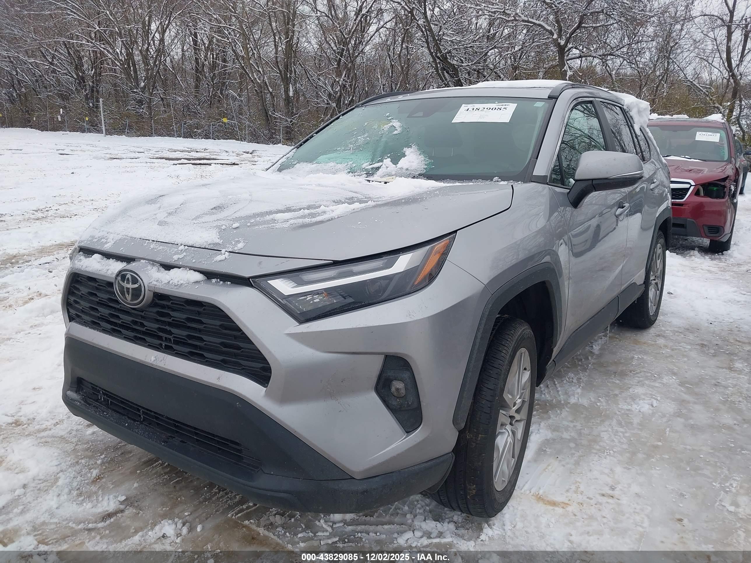 TOYOTA RAV4 image 2